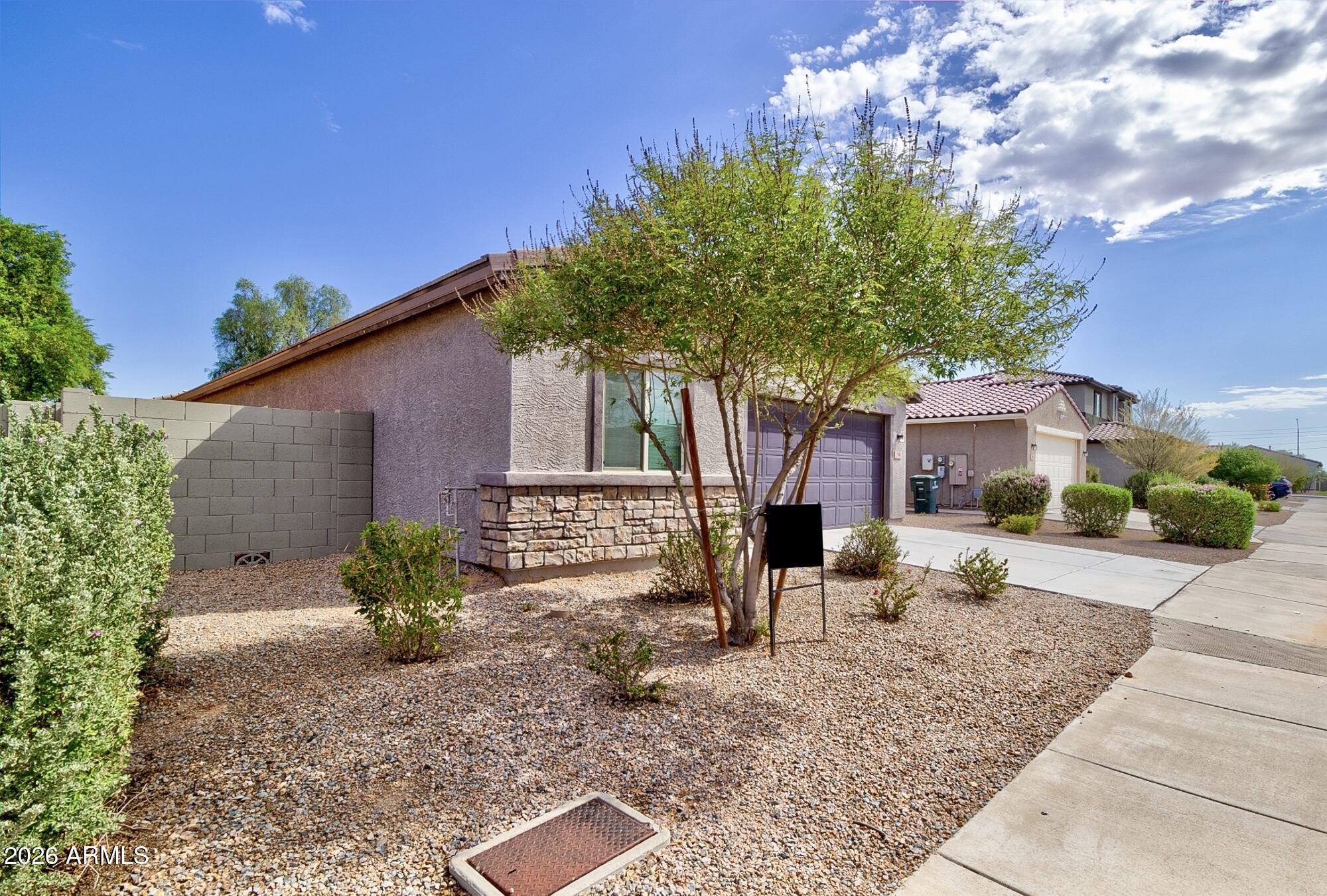948 E Wiley Way — photo