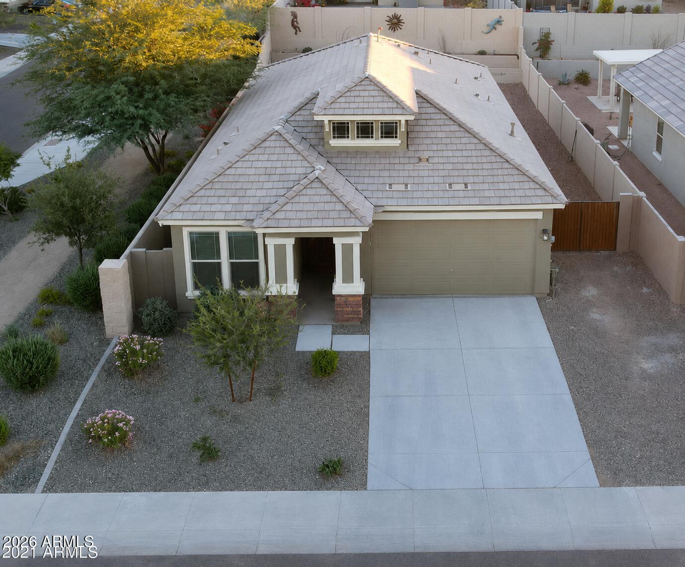 2321 E Beautiful Lane — photo