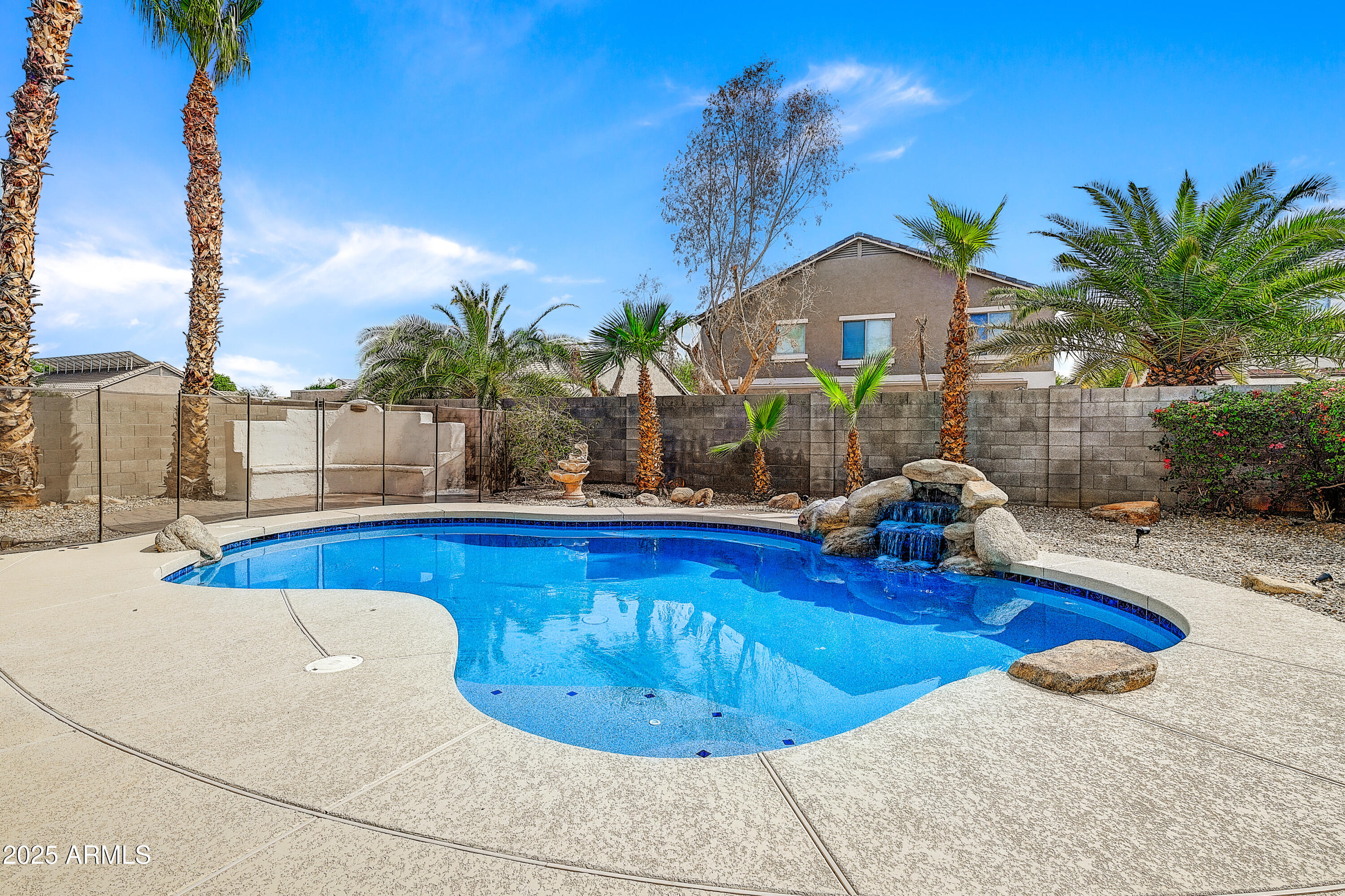 17817 W Acapulco Lane — photo