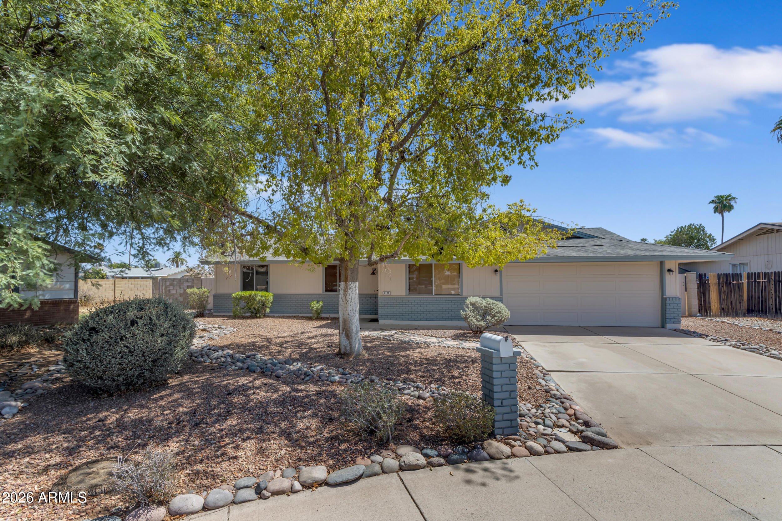 1124 W Nopal Place — photo