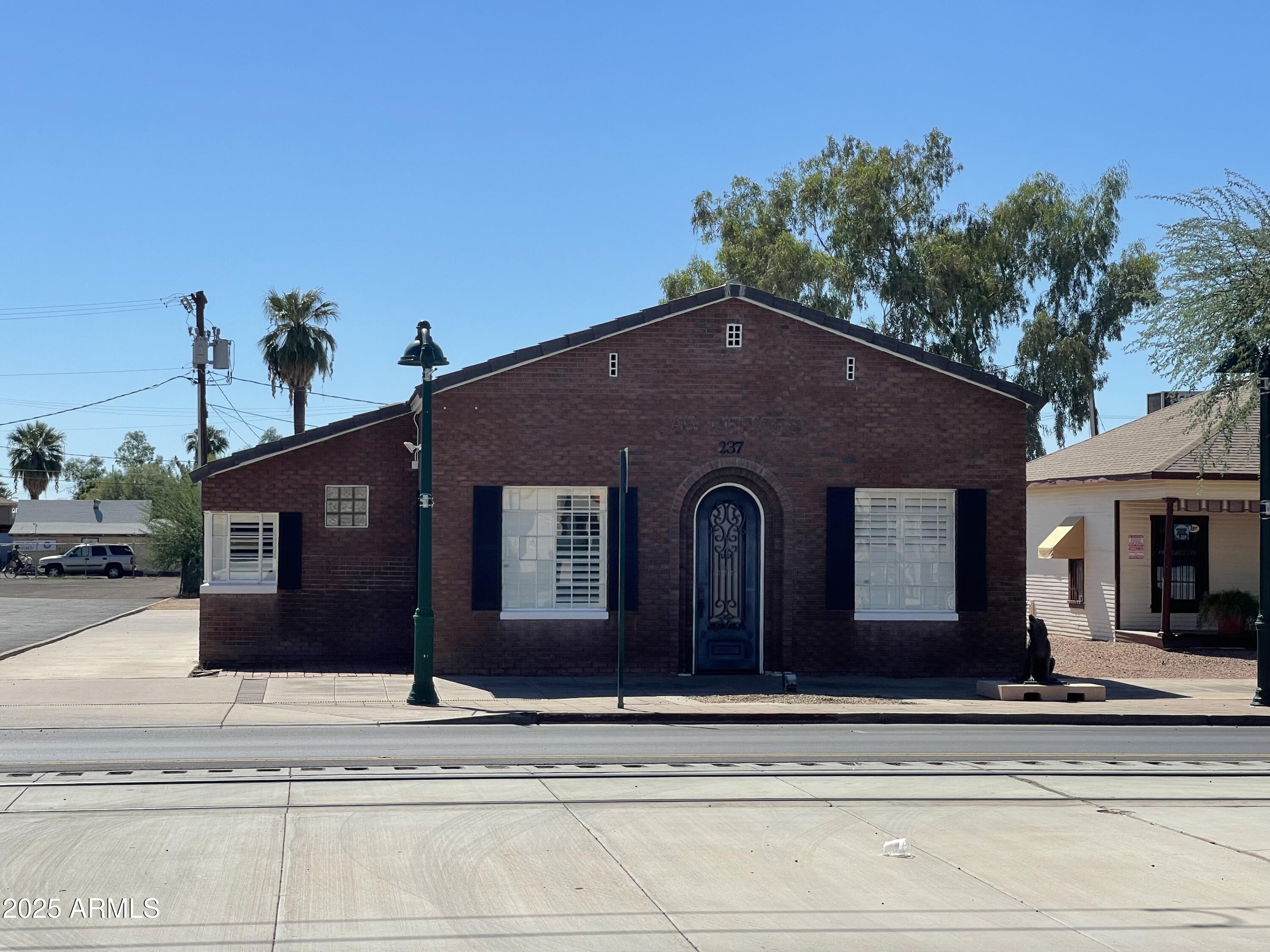 237 W Main Street — photo