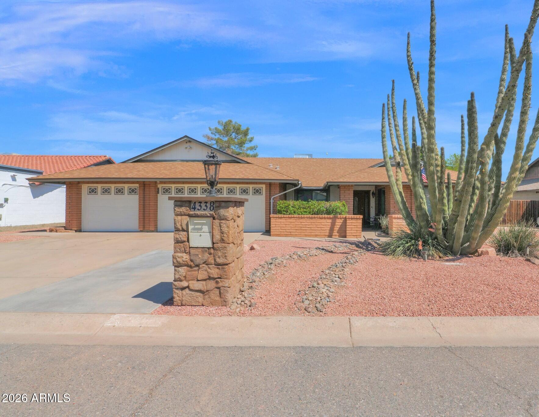 4338 W Michelle Drive — photo