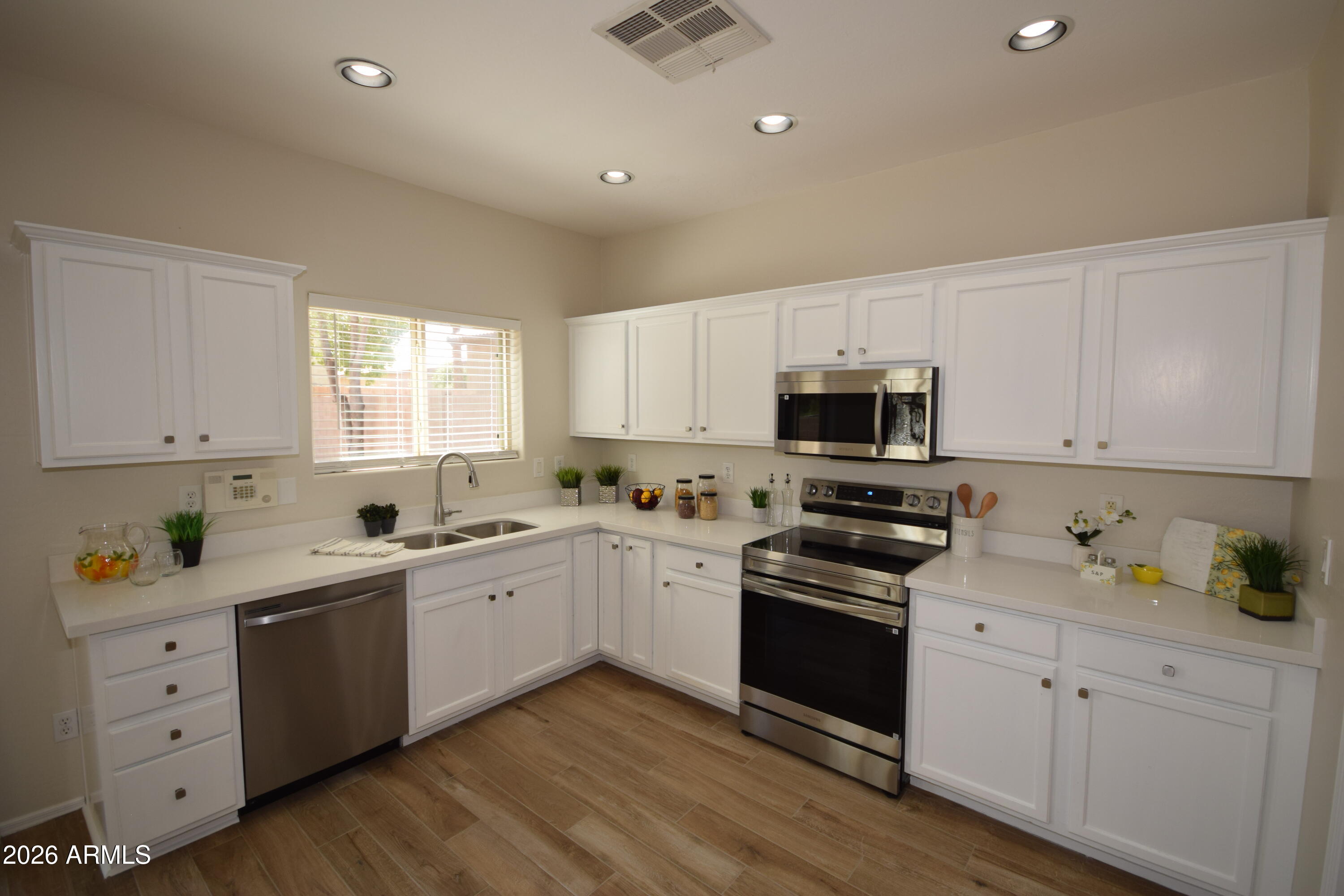 1079 E Country Crossing Way — photo