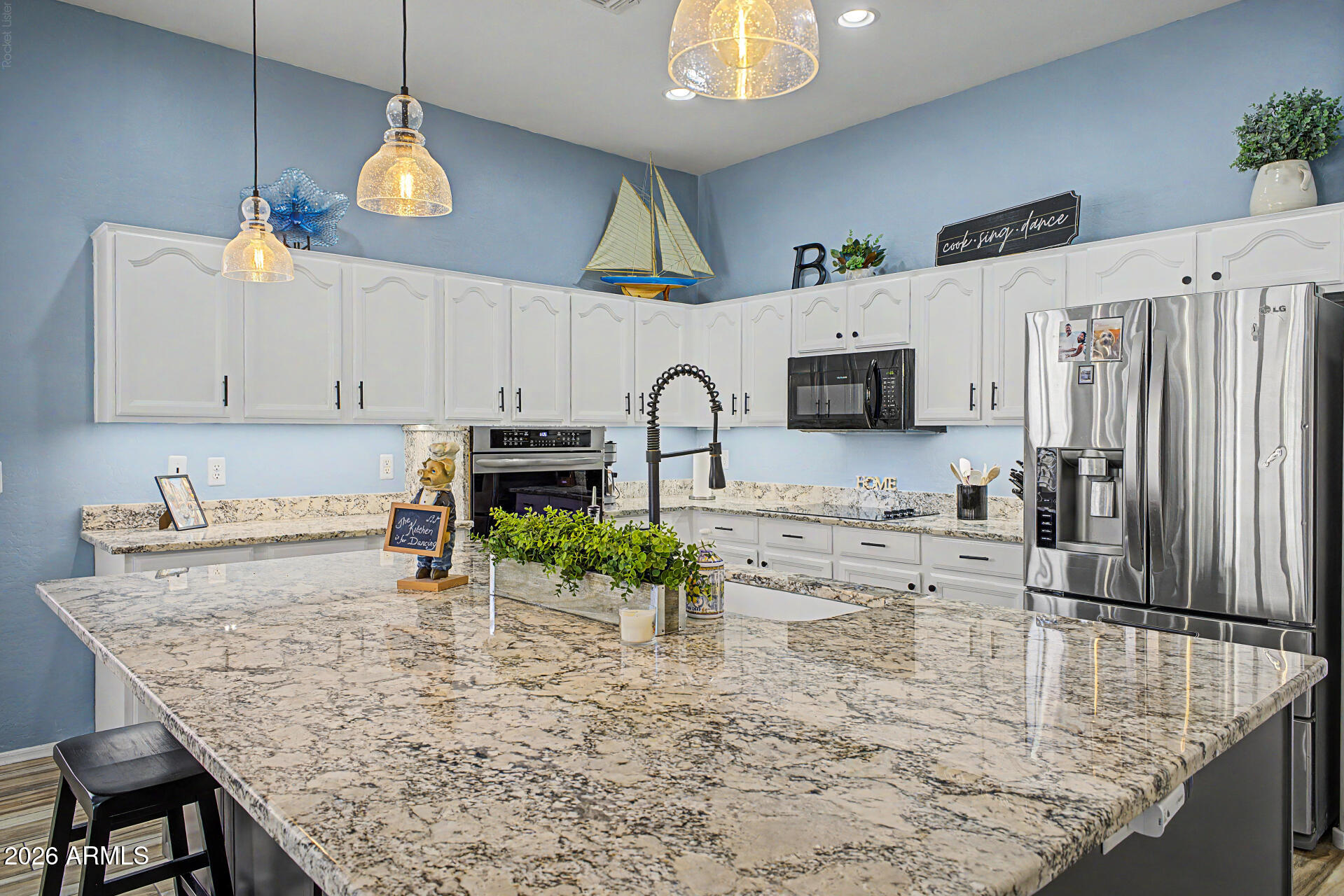 7226 W Sherri Jean Lane — photo