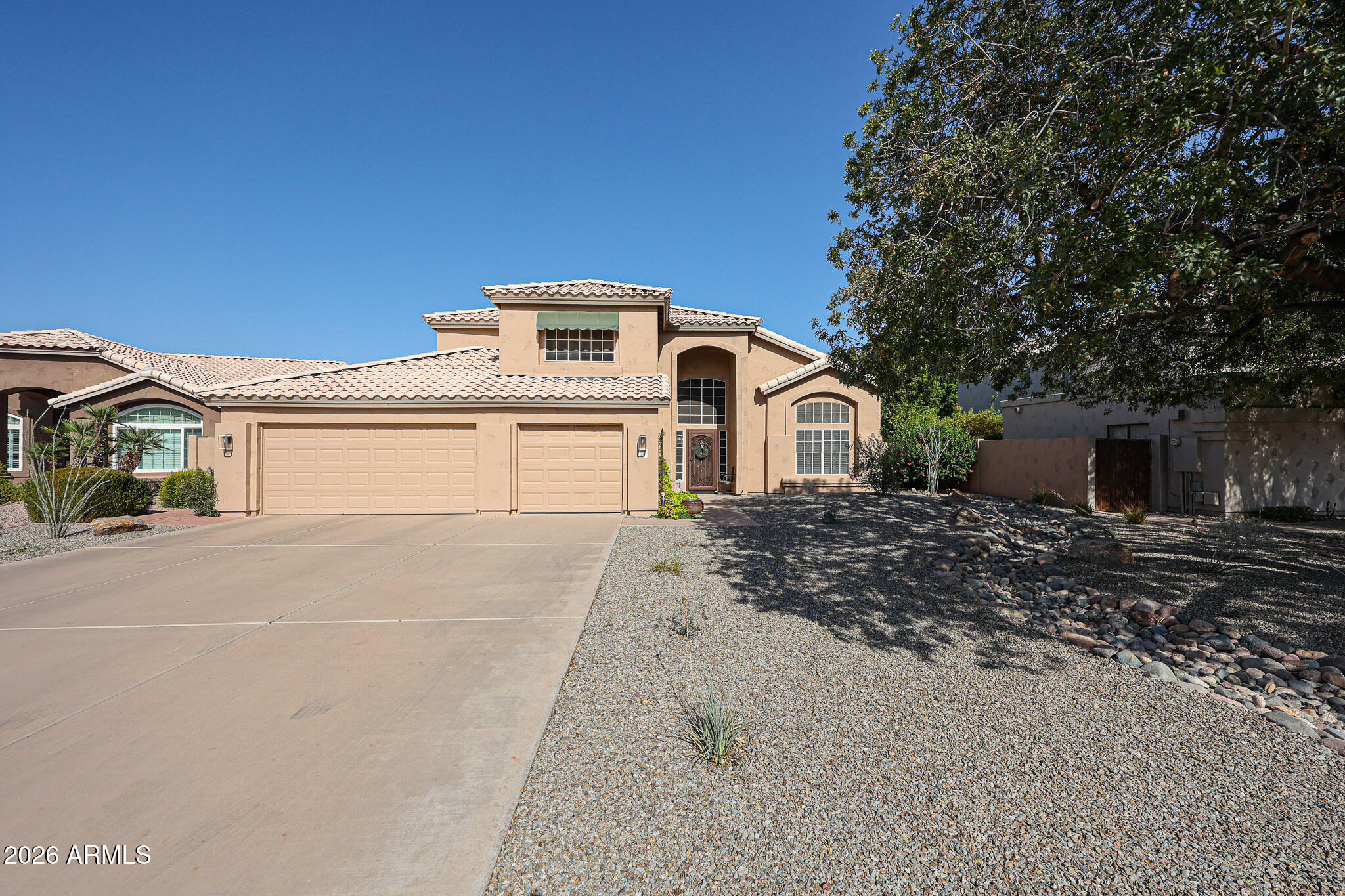 695 N Sycamore Court — photo