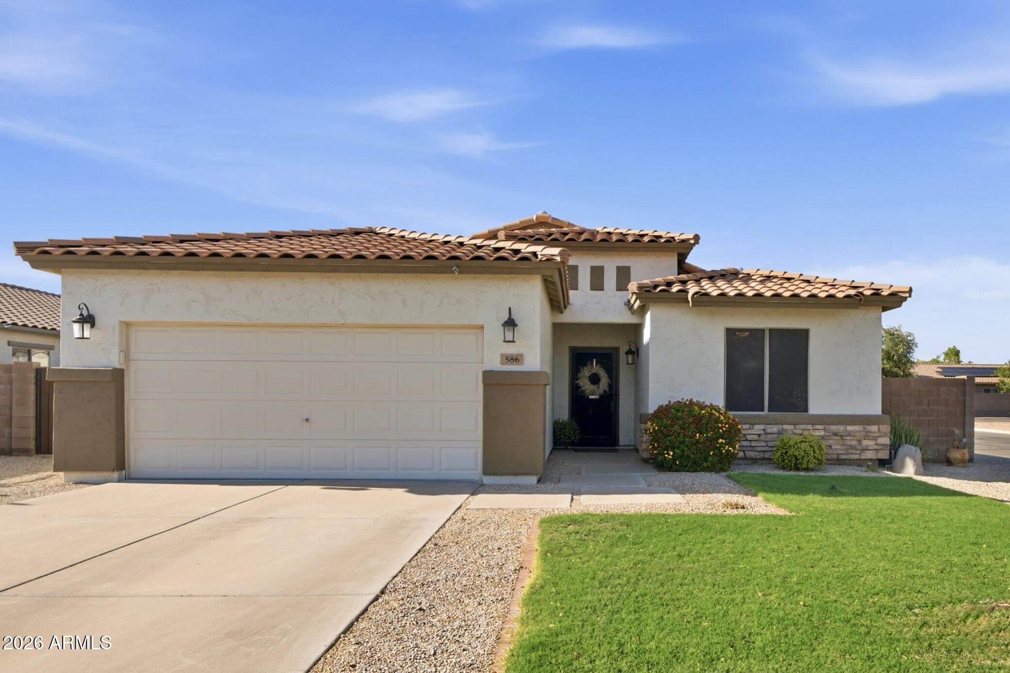 586 E Chelsea Drive — photo