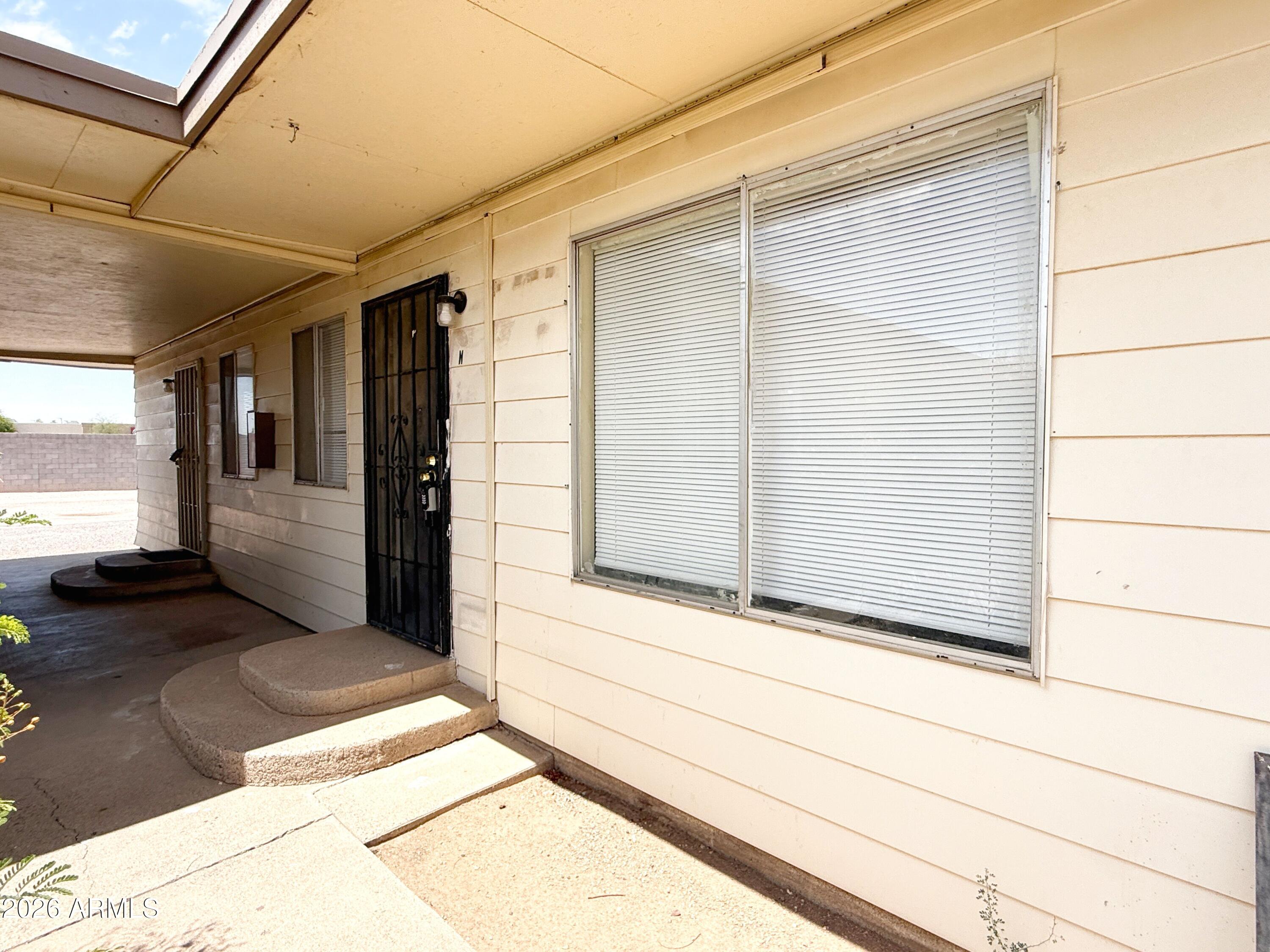 1211 W Apache Trail Apt M — photo