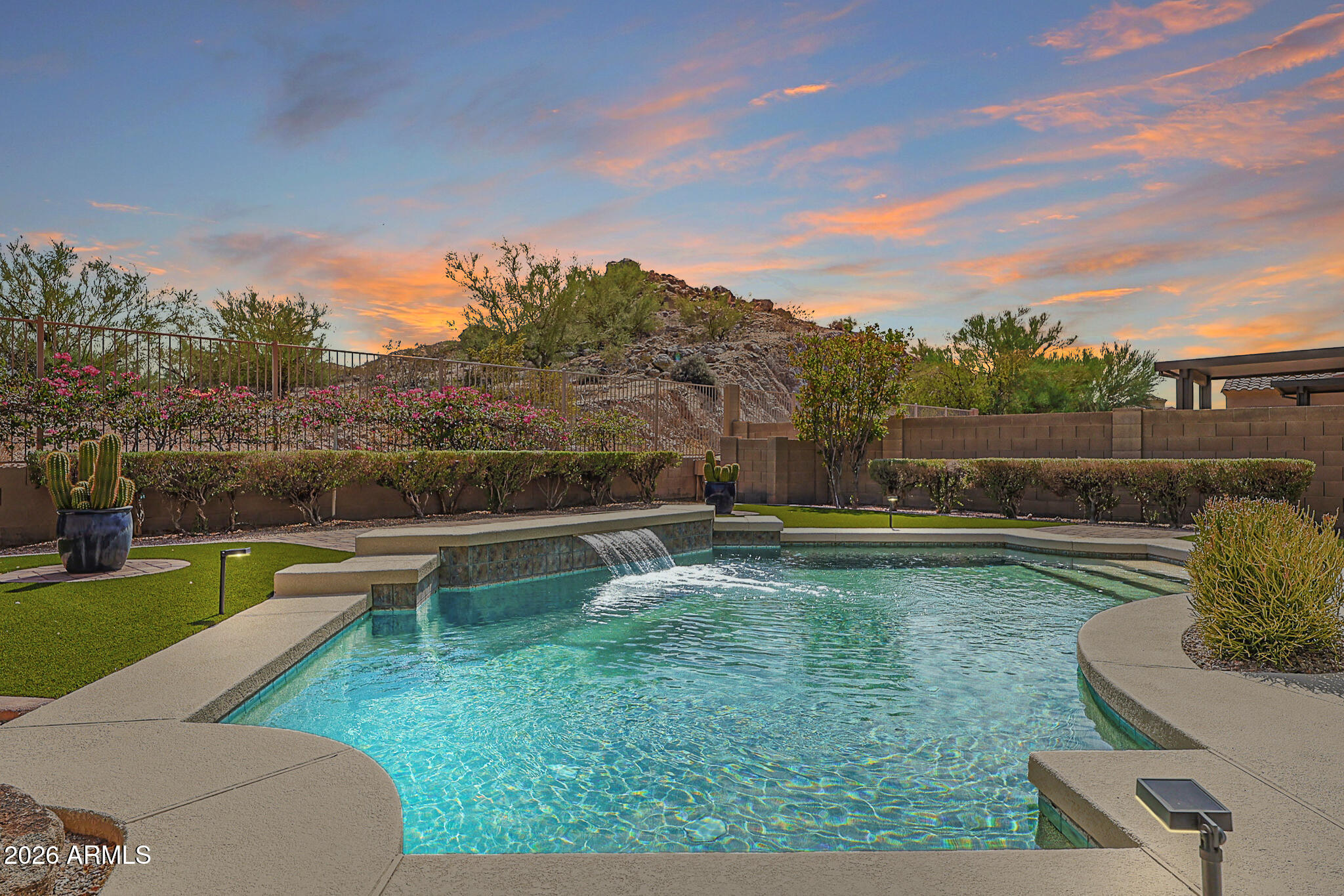 18487 W Desert View Lane — photo