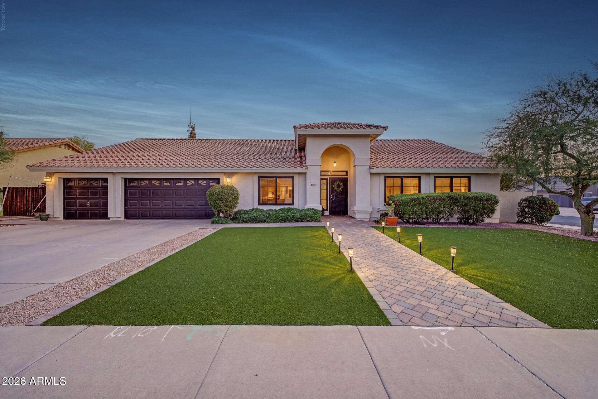 2833 E Hermosa Vista Drive — photo