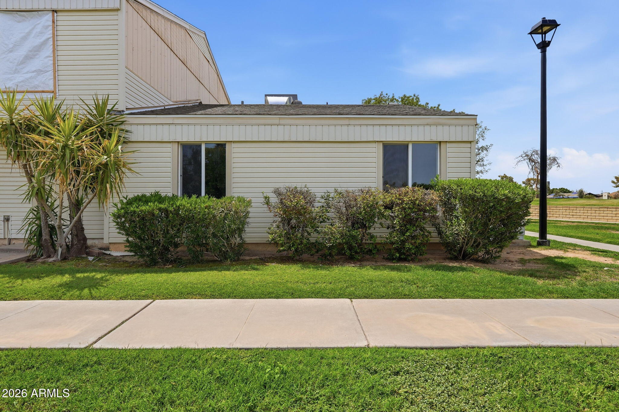 602 E Strahan Drive — photo