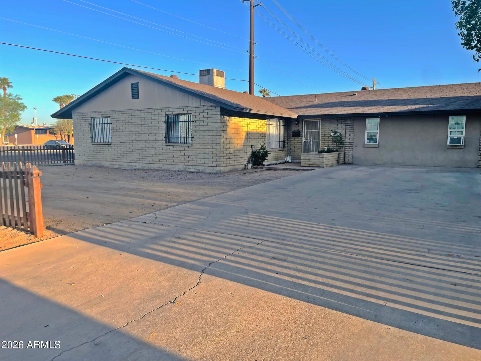 2301 W Ocotillo Road — photo