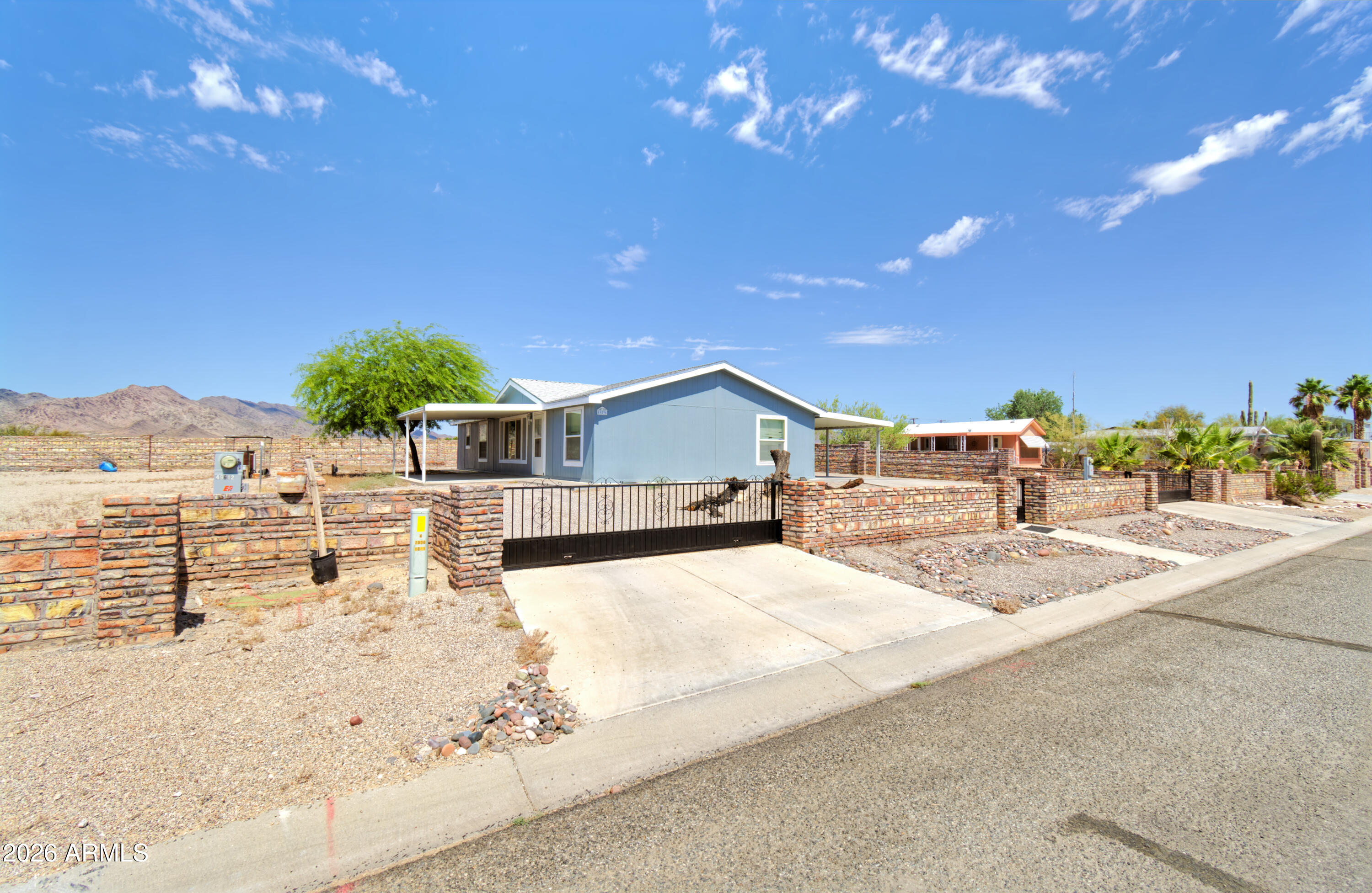 49594 Emerald Avenue — photo