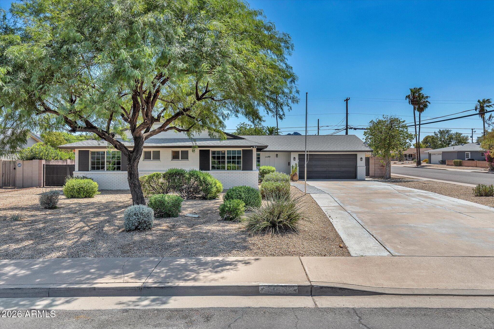 3001 E Cholla Street — photo