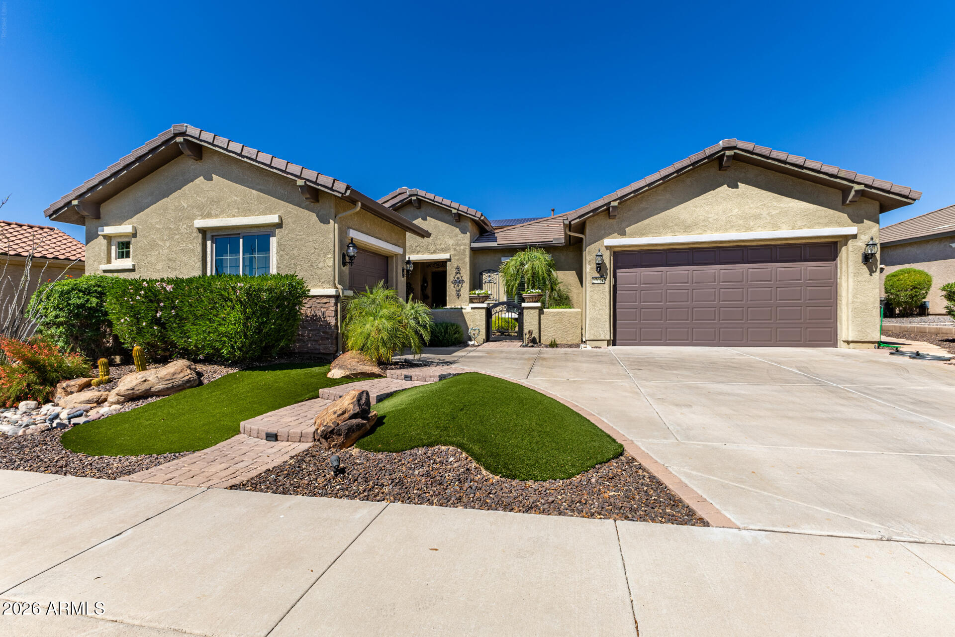 27016 W Mohawk Lane — photo