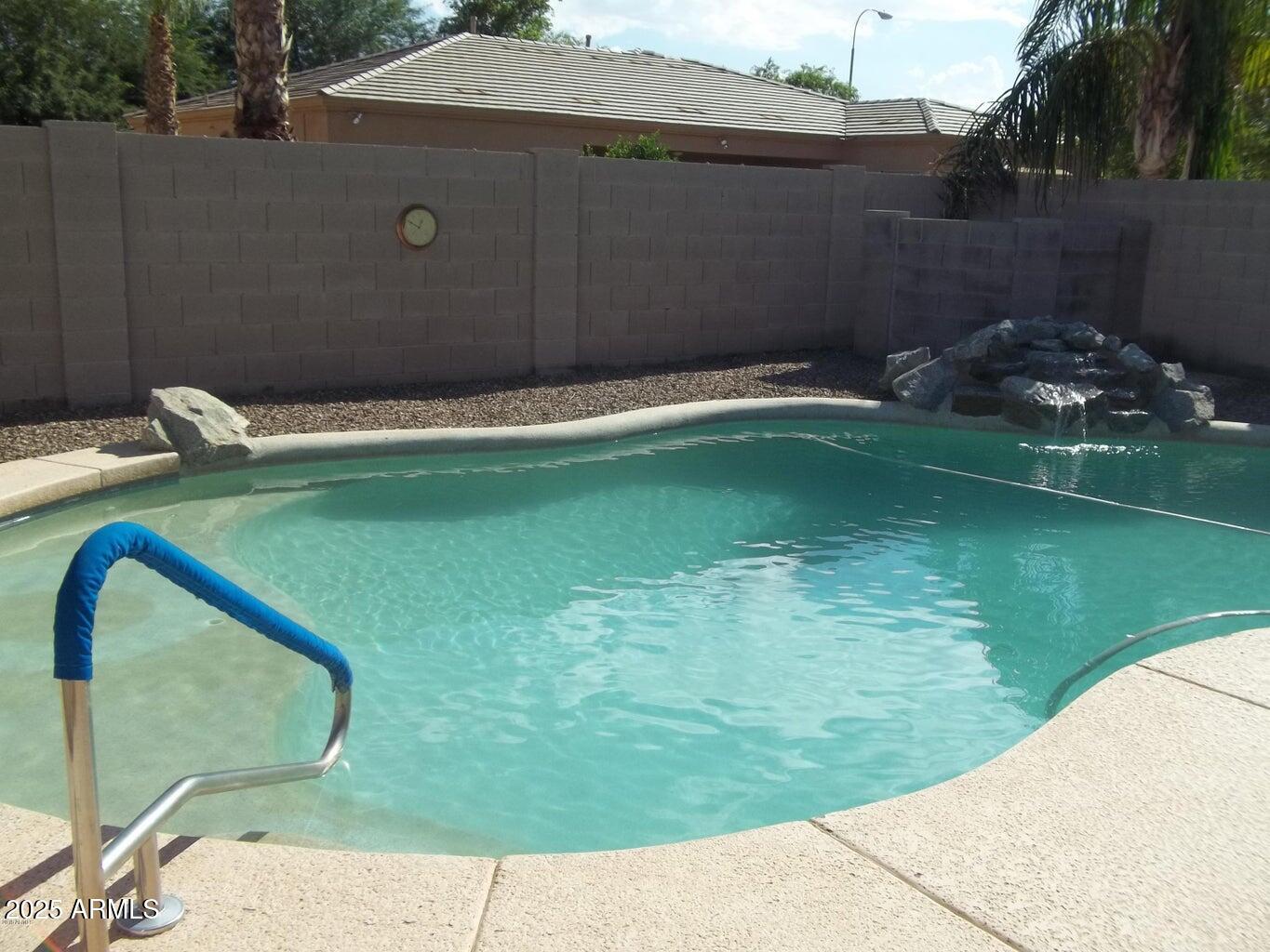 2037 E Riviera Drive — photo