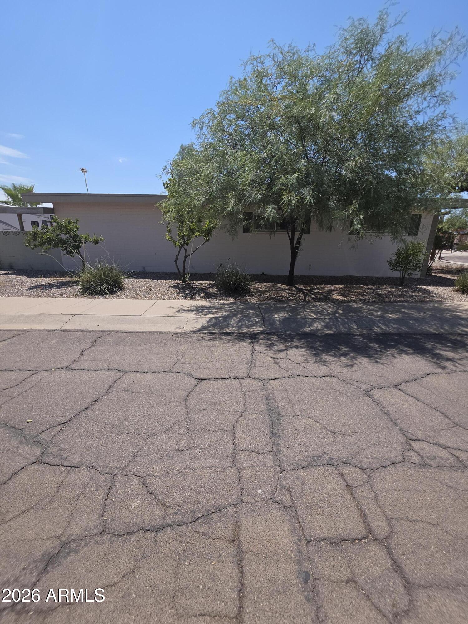 725 E Brenda Drive — photo