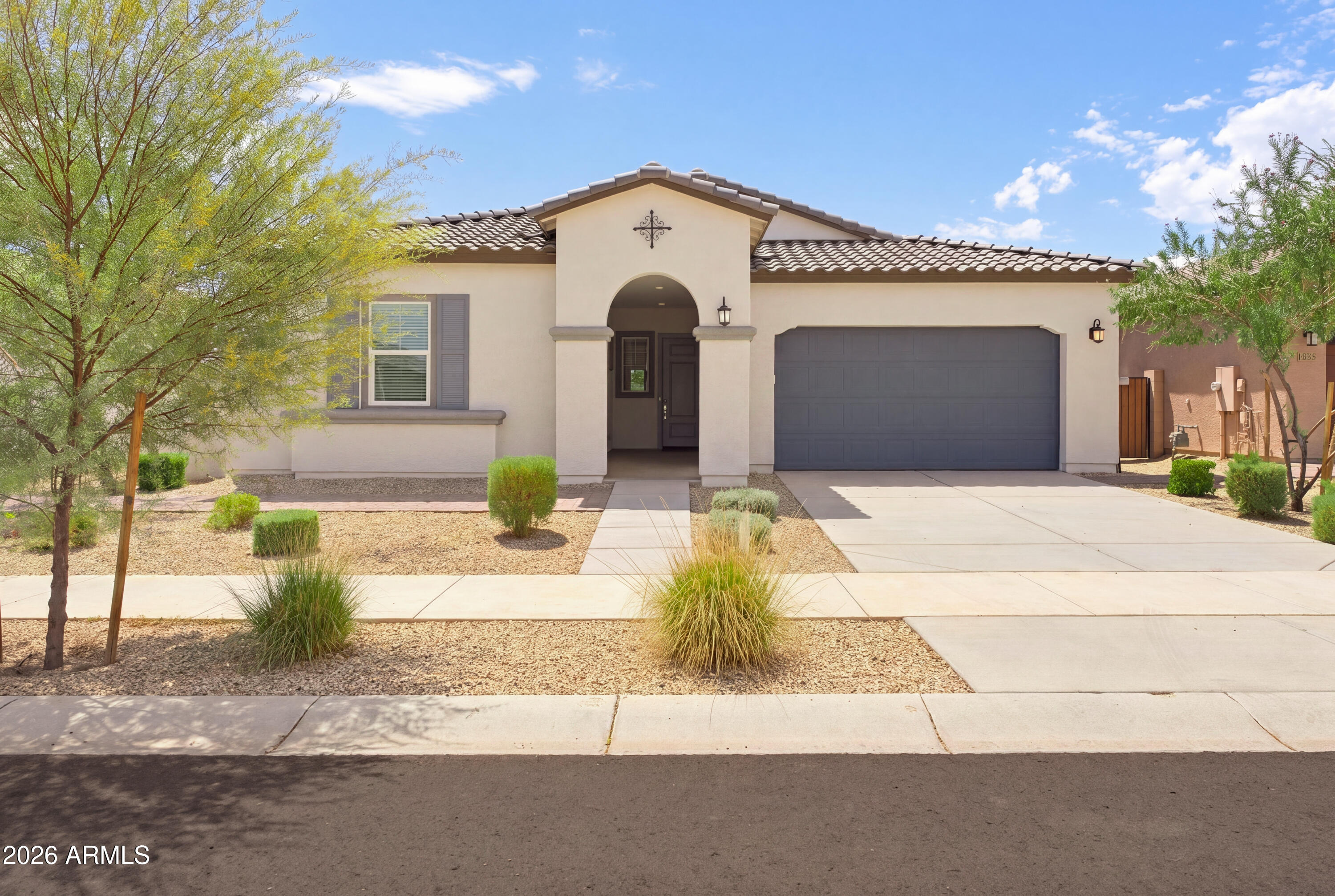 15039 W Desert Hollow Drive — photo
