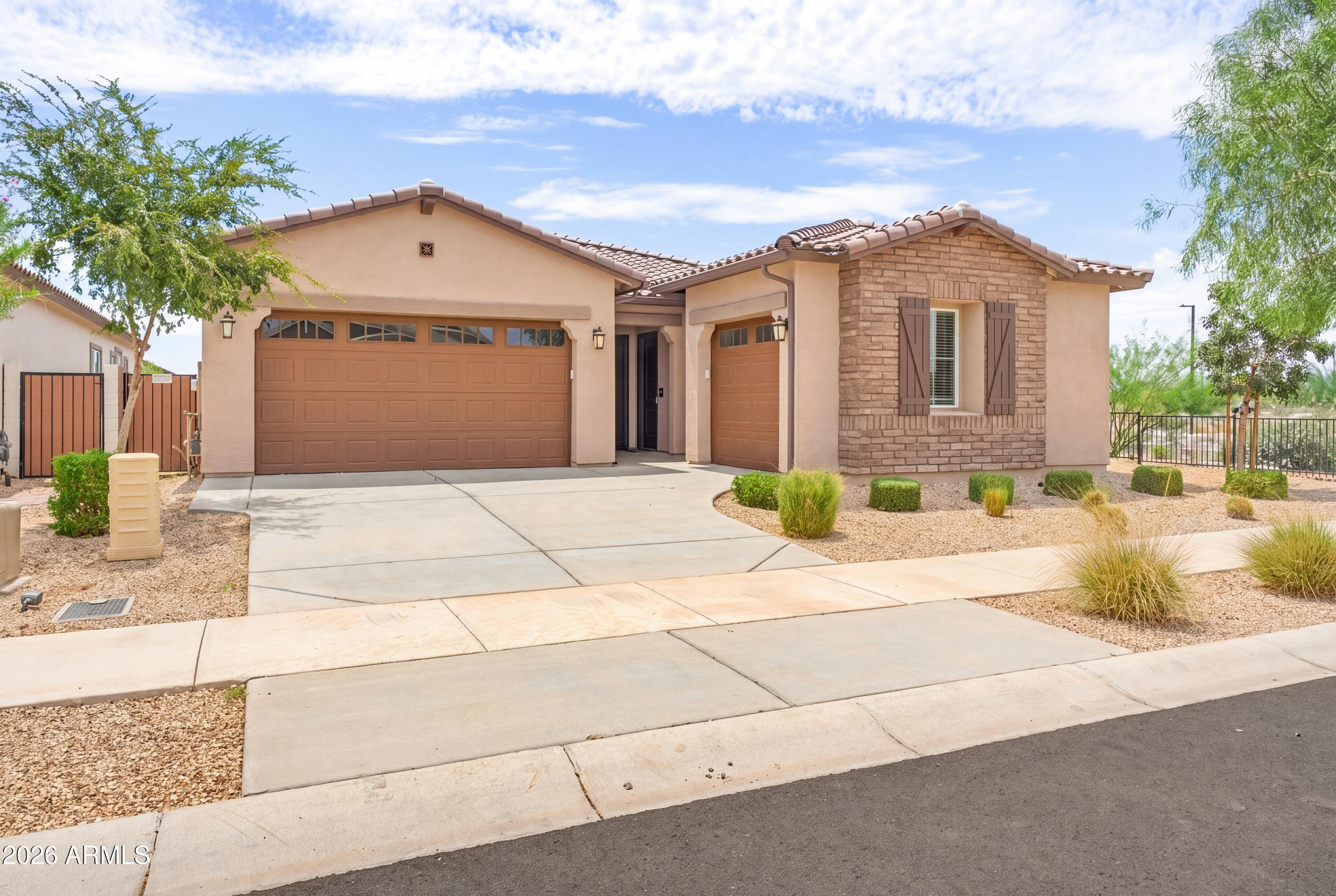 15053 W Desert Hollow Drive — photo