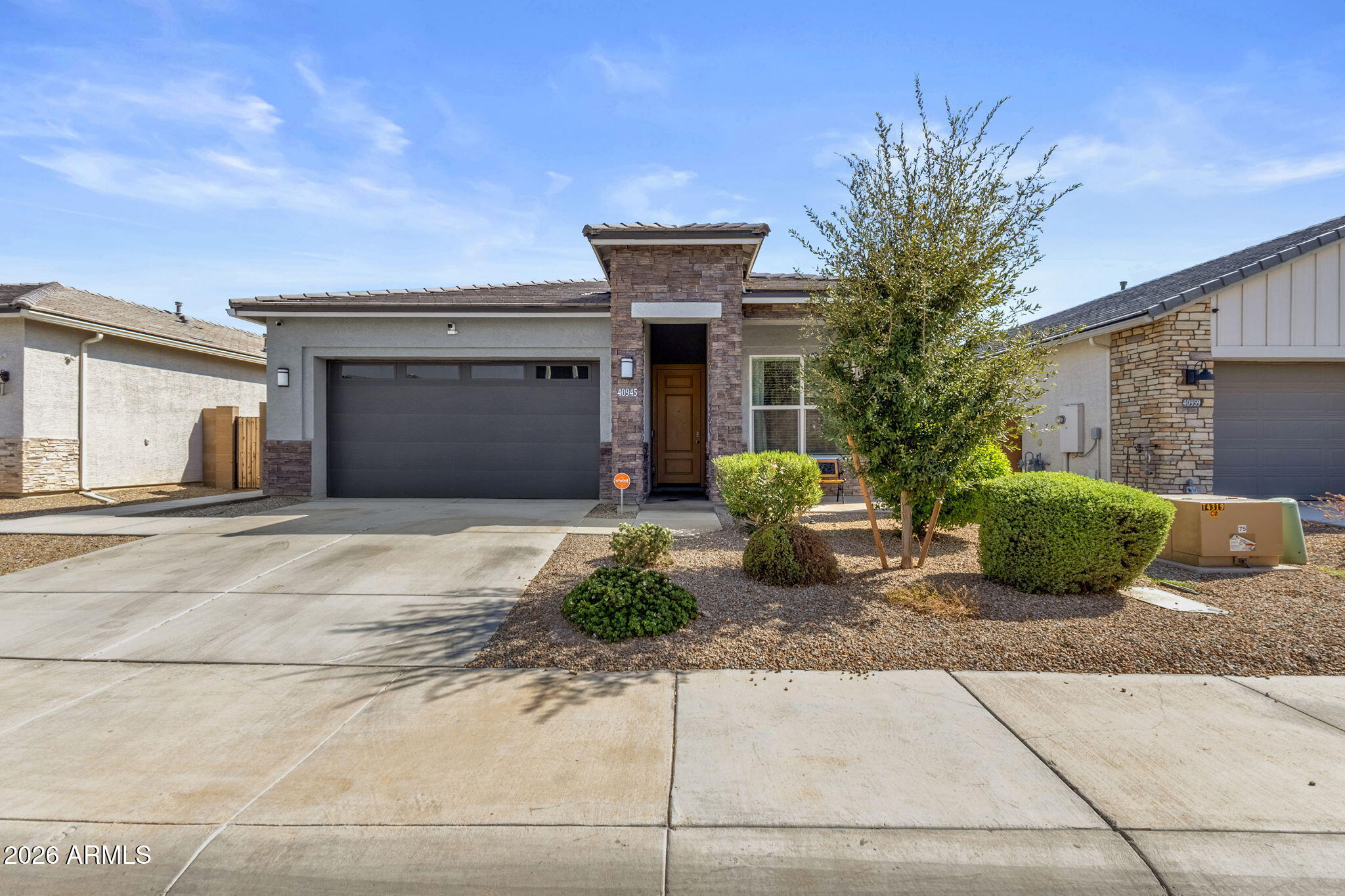 40945 W Hillman Drive — photo