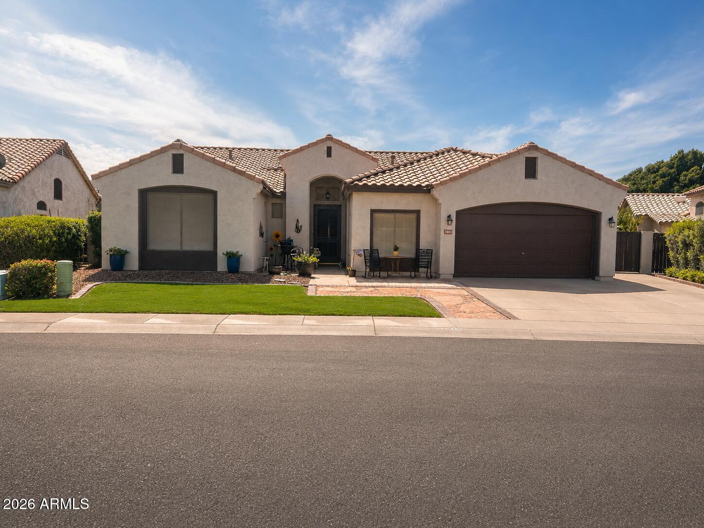 1813 W Goldfinch Way — photo