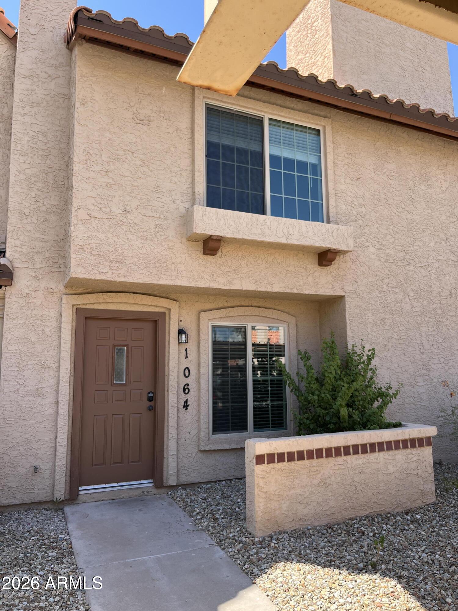 4901 E Kelton Lane 1064 — photo