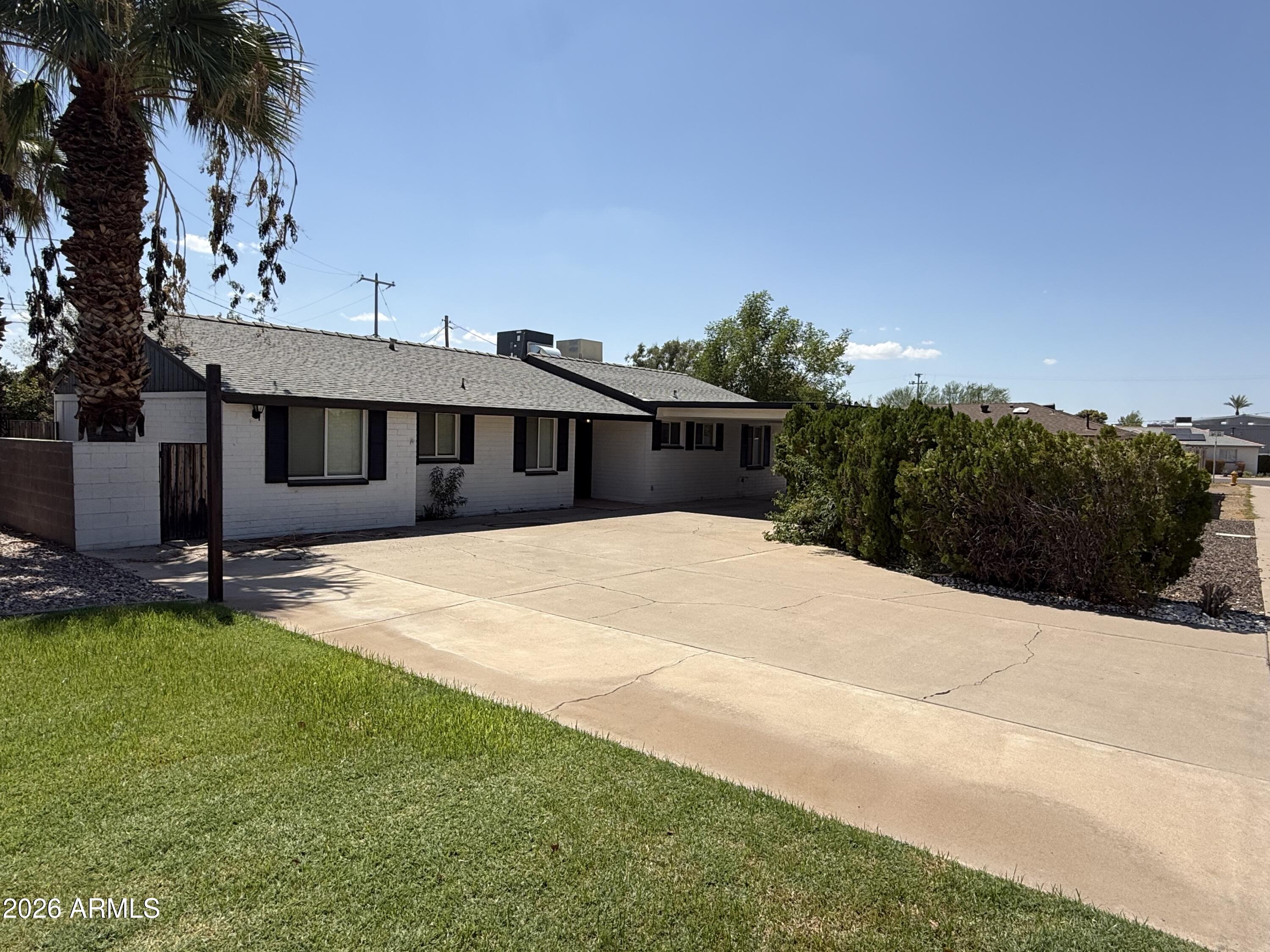 815 E Cavalier Drive — photo