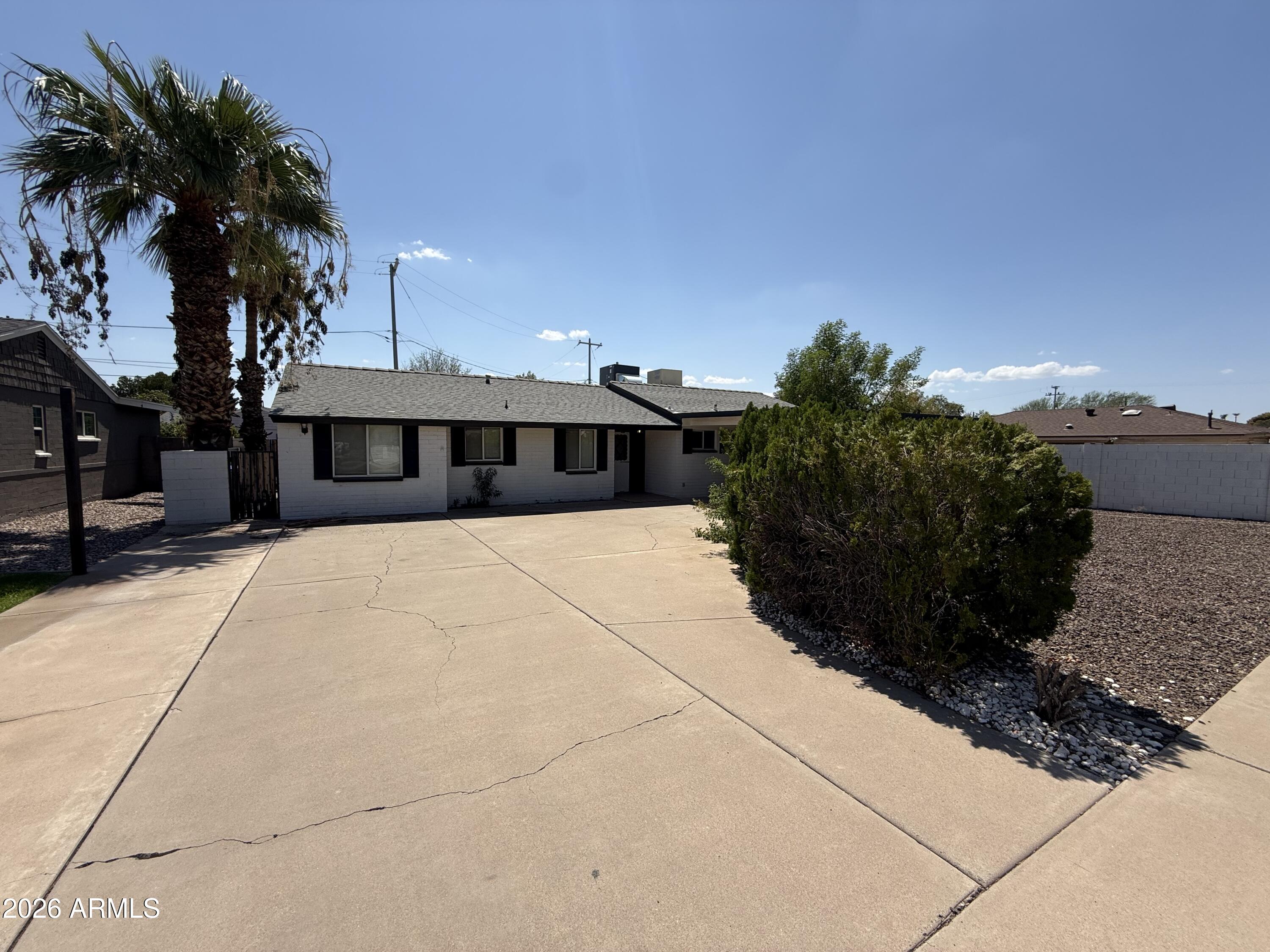 815 E Cavalier Drive, Phoenix, AZ 85014 — photo 2