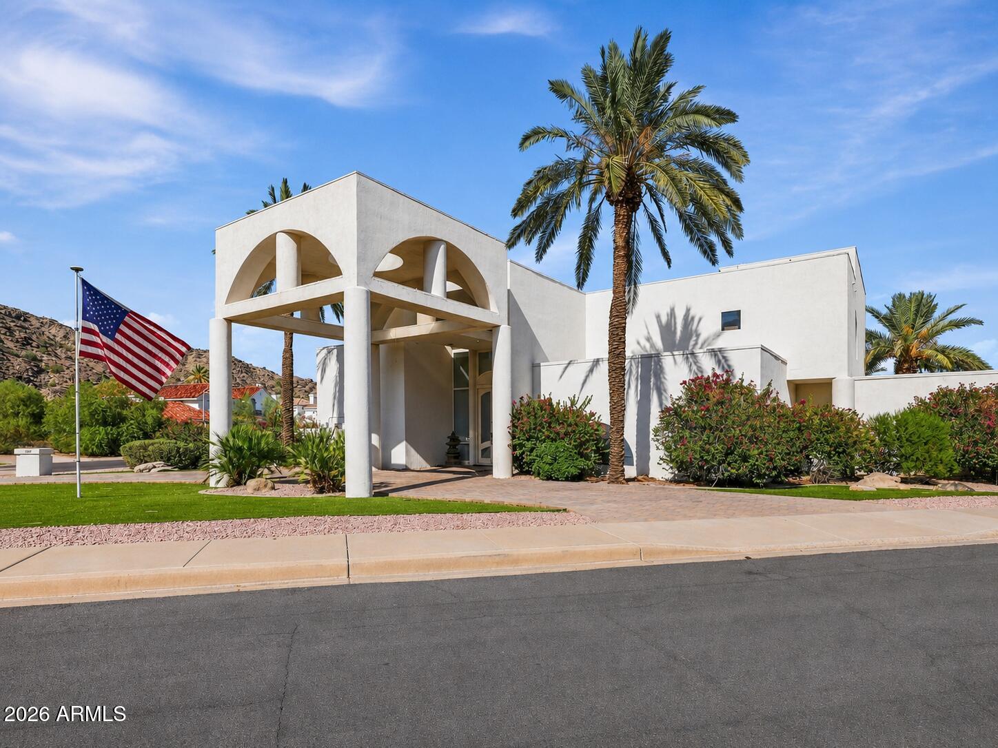 3307 E Kachina Drive — photo