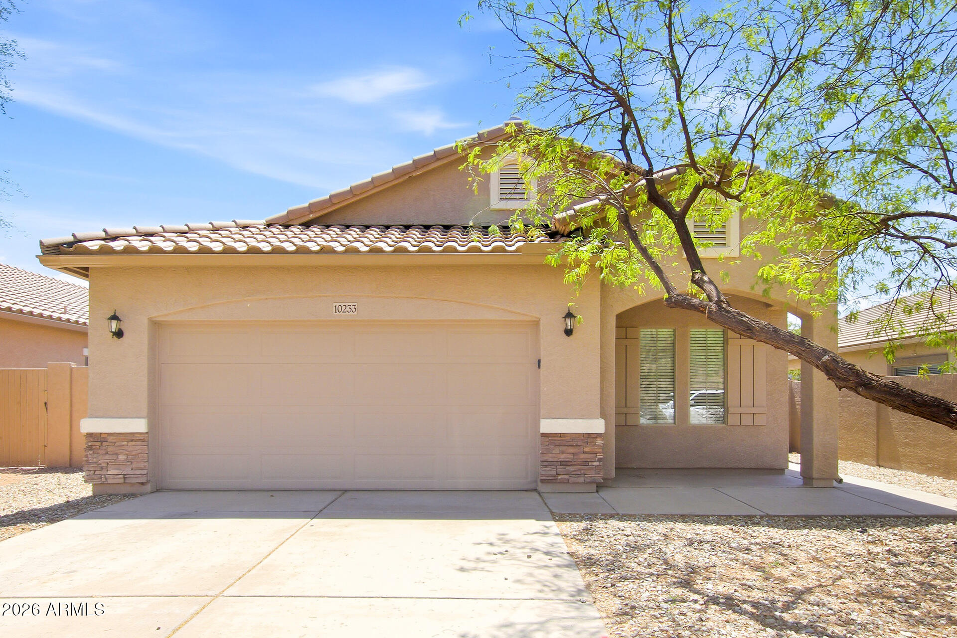 10233 W Parkway Drive — photo
