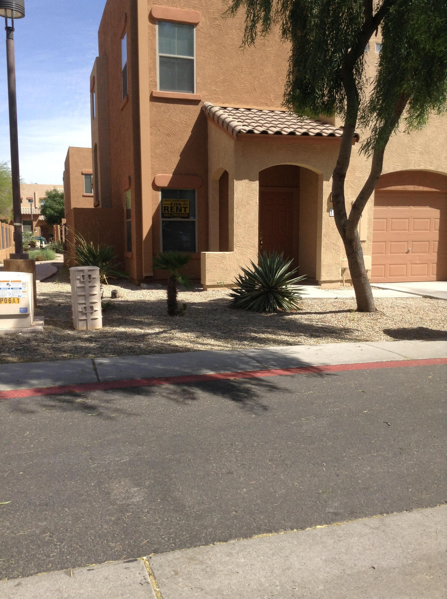 1886 E Don Carlos Avenue Unit 153 — photo