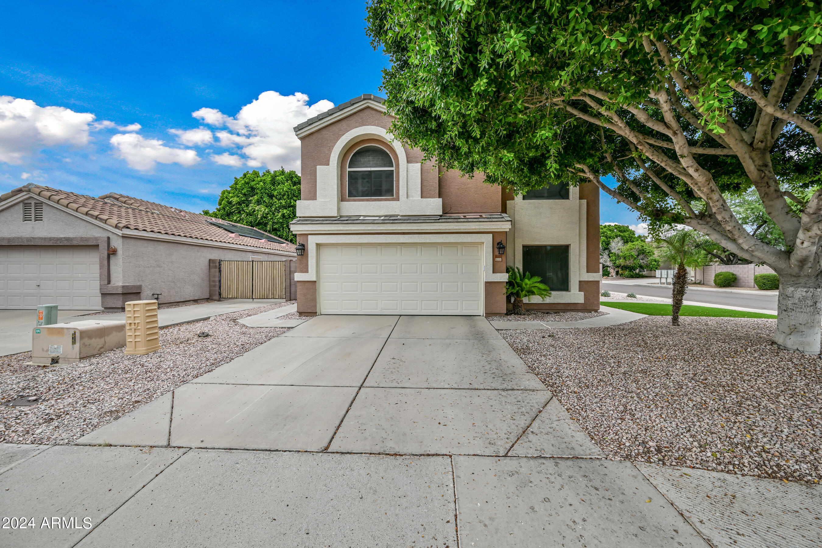 9208 W Deanna Drive — photo