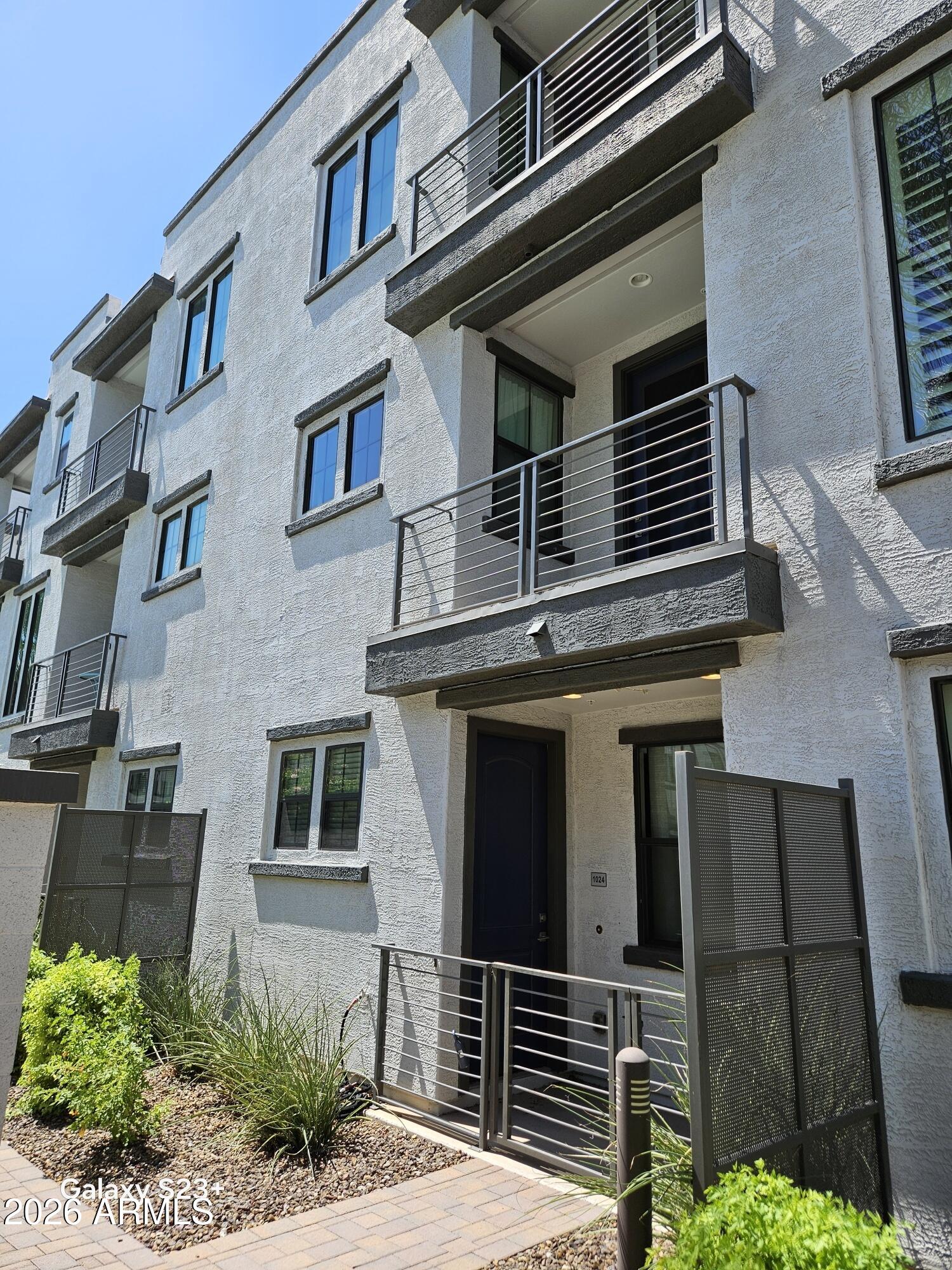 2090 S Dorsey Lane Unit 1024 — photo