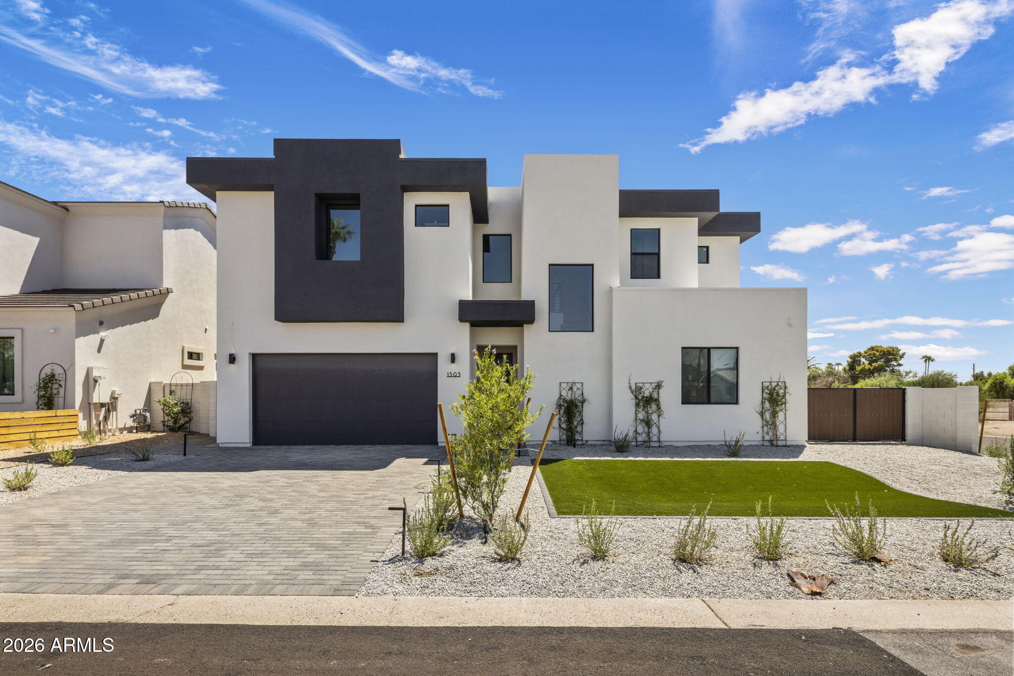 1307 E Orangewood Avenue — photo