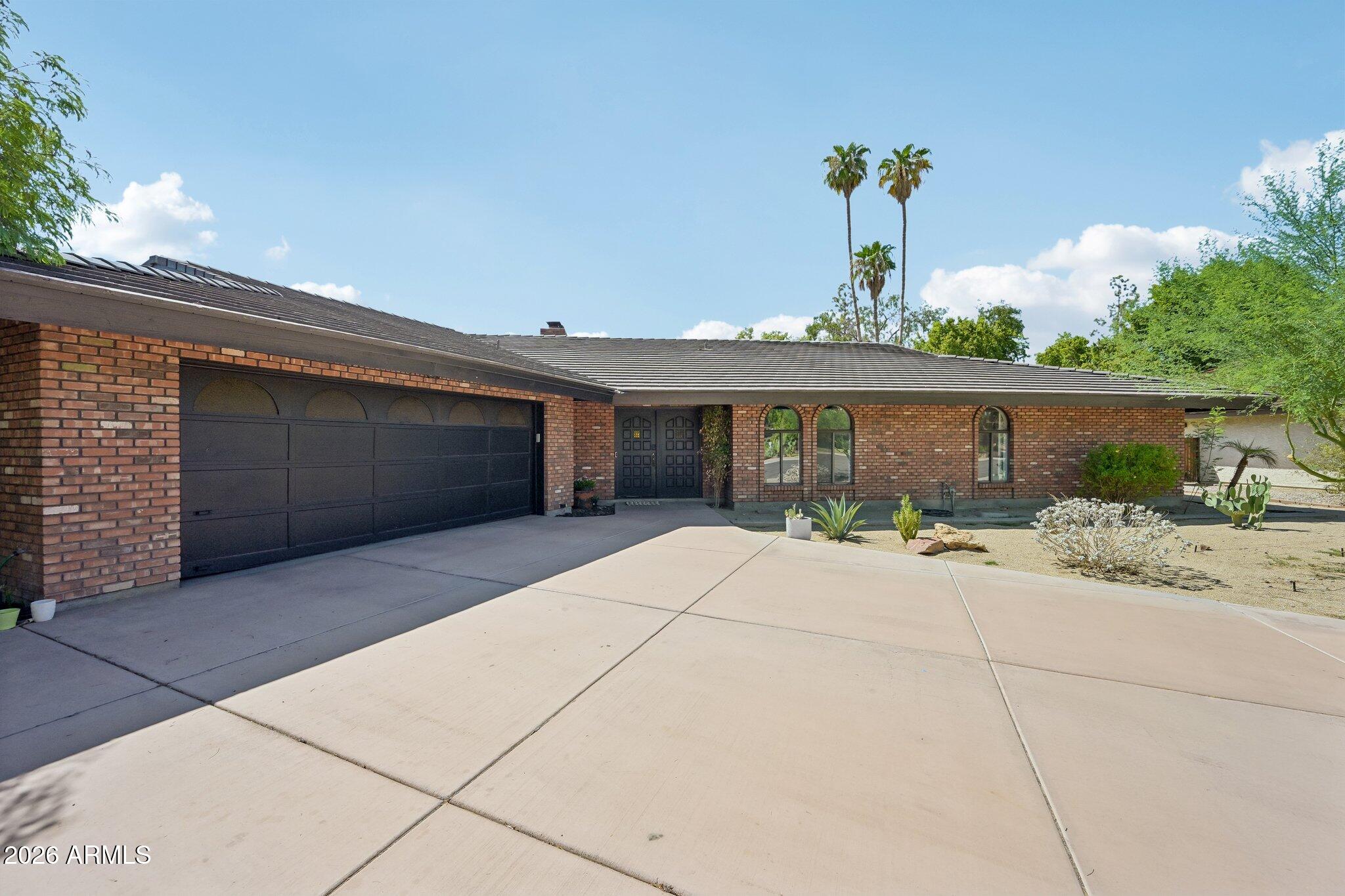 123 E Loma Vista Drive — photo