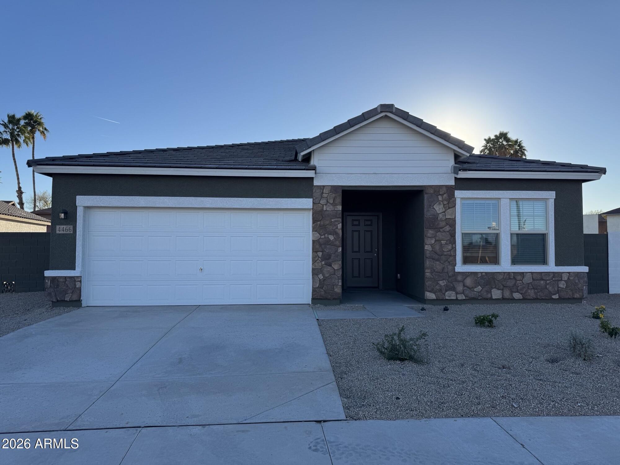 10219 W Devonshire Avenue — photo