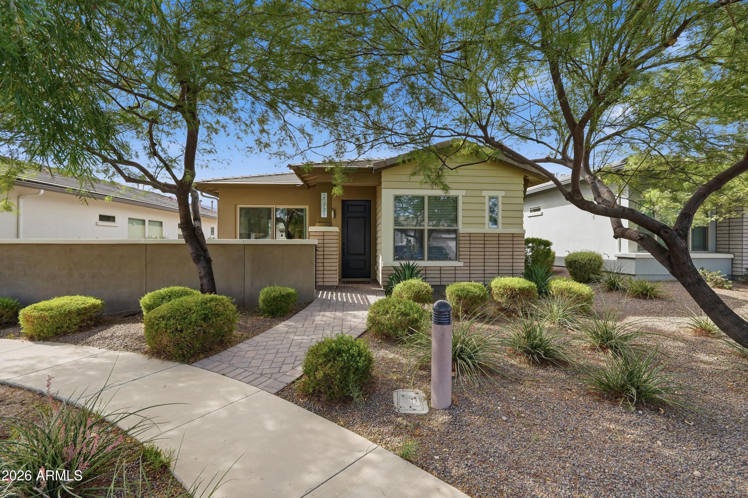 20731 W Orange Drive — photo