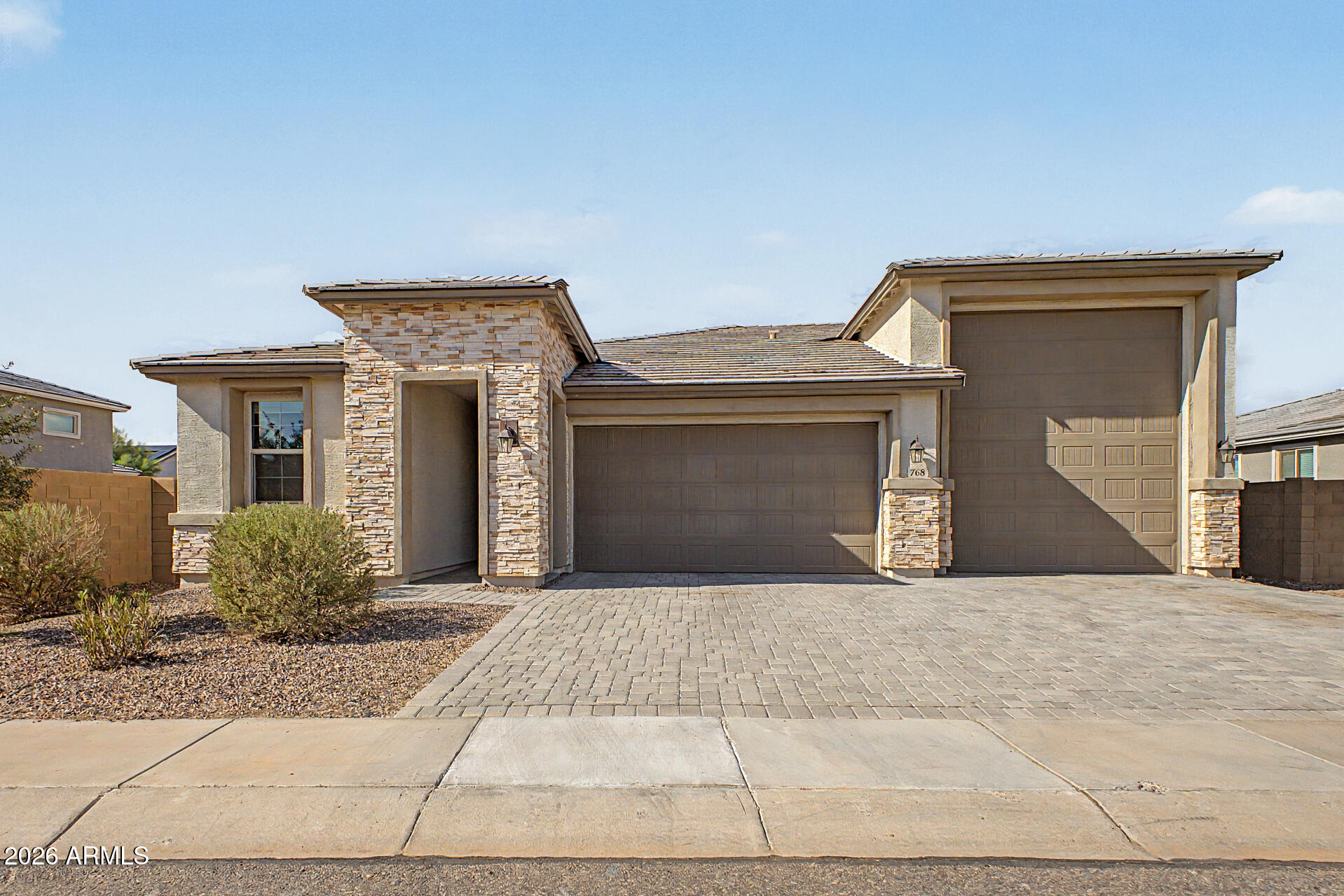 768 W Palo Verde Drive — photo