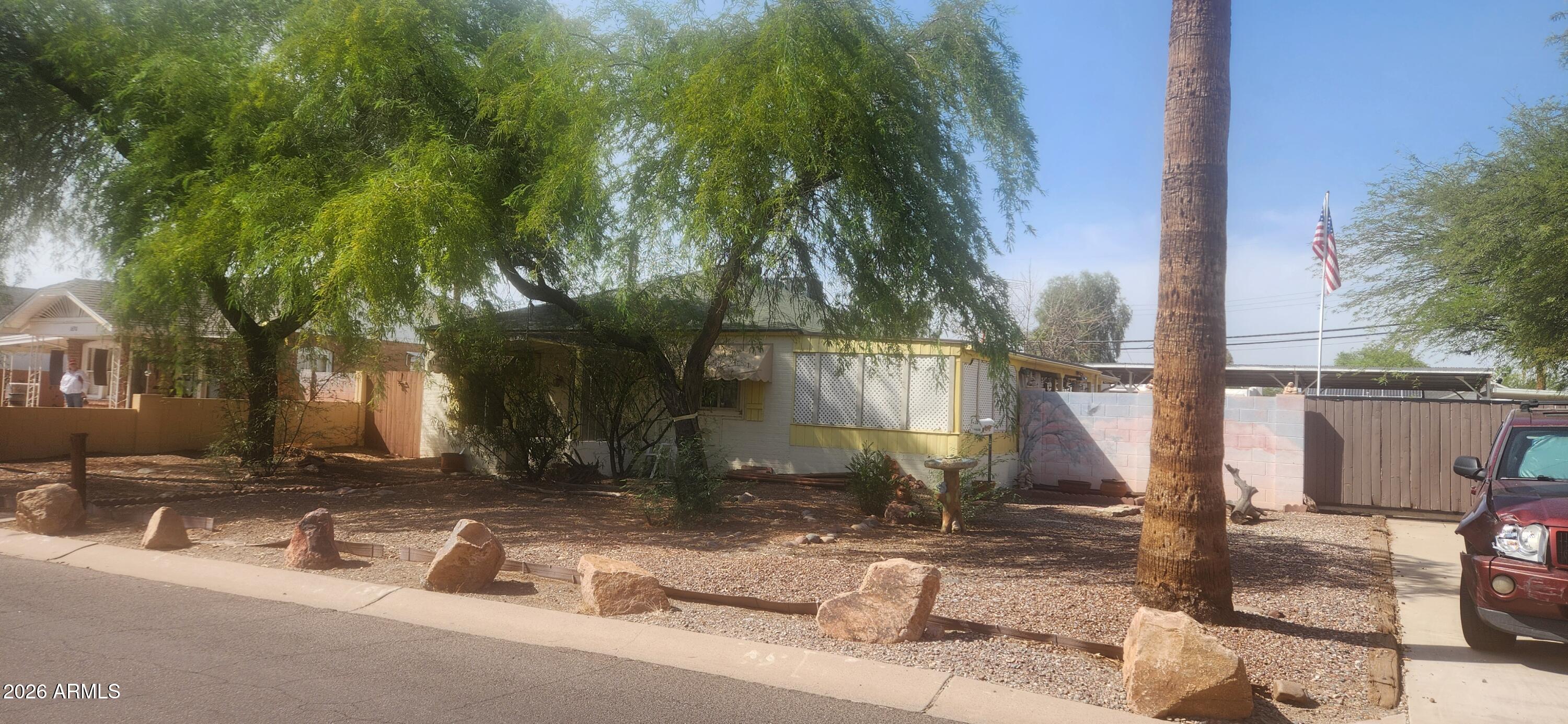 1636 E Glenrosa Avenue — photo