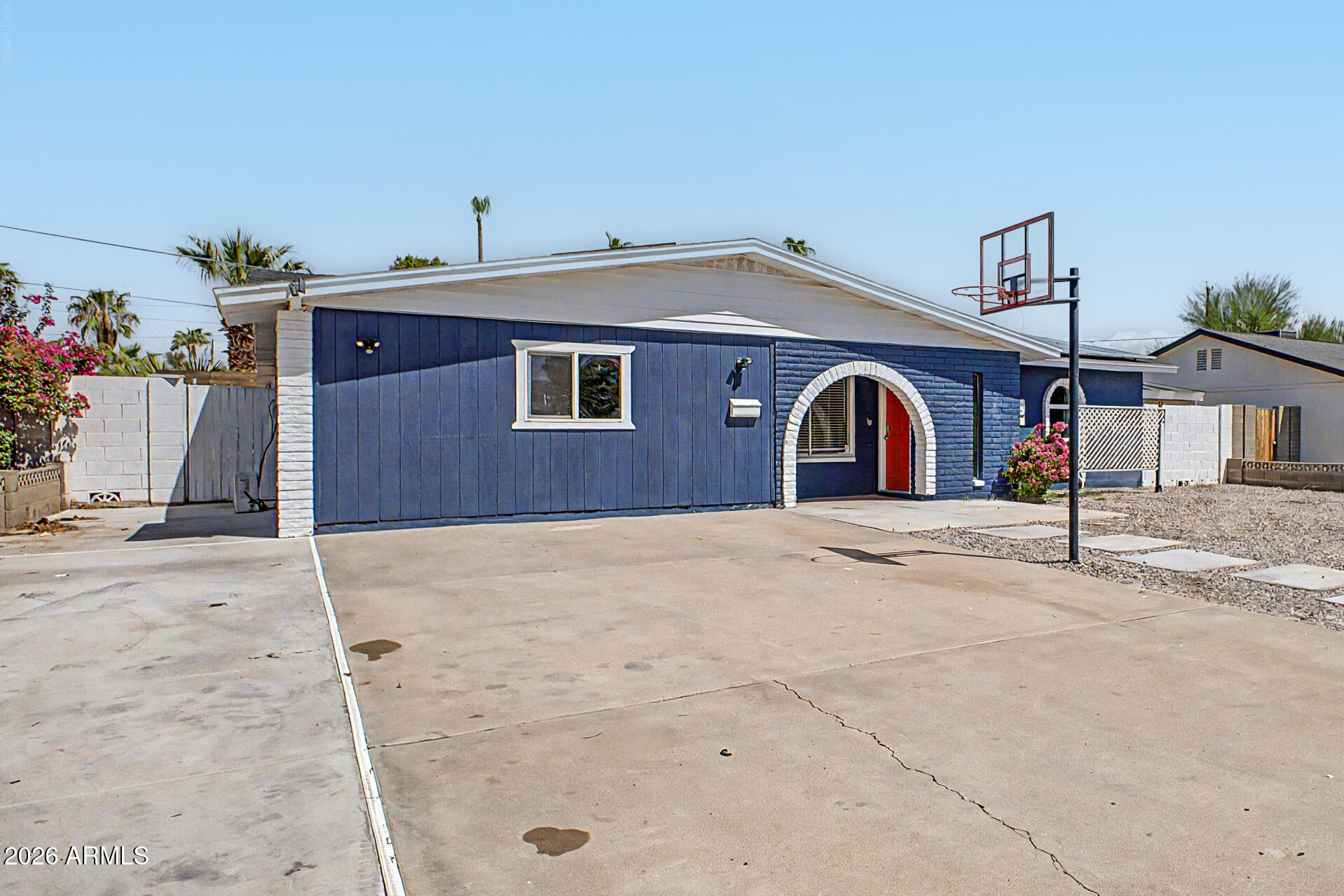 3224 E Sweetwater Avenue — photo