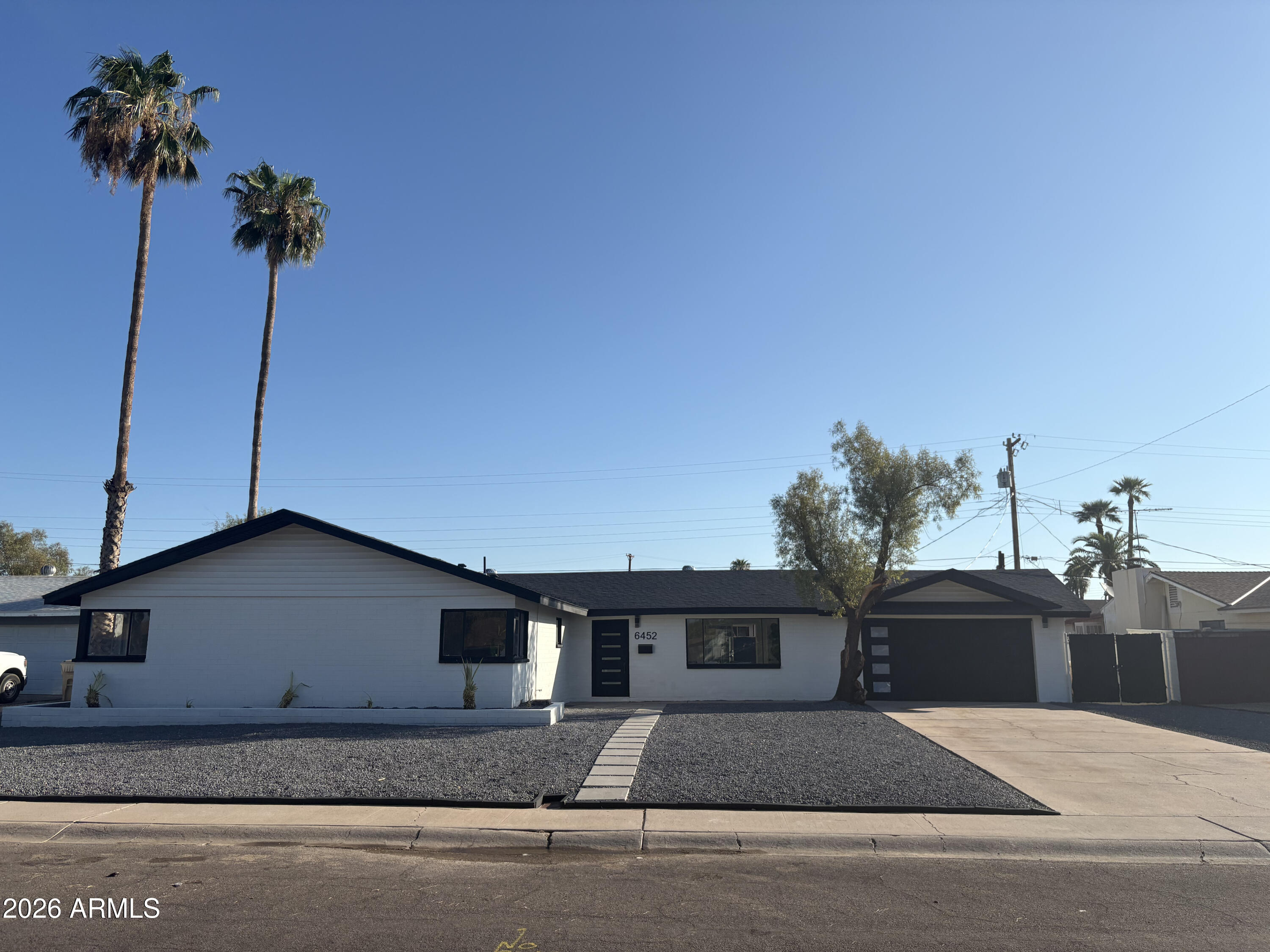 6452 W Reade Avenue — photo