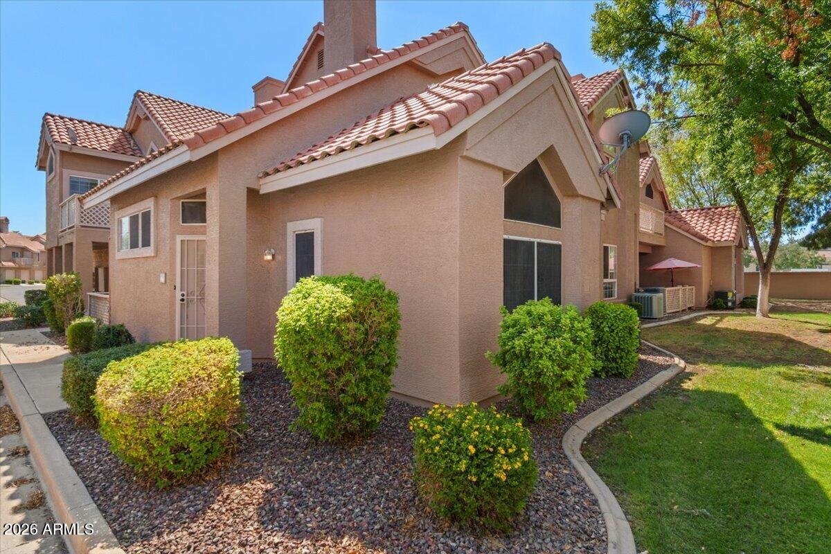 1633 E Lakeside Drive 76 — photo