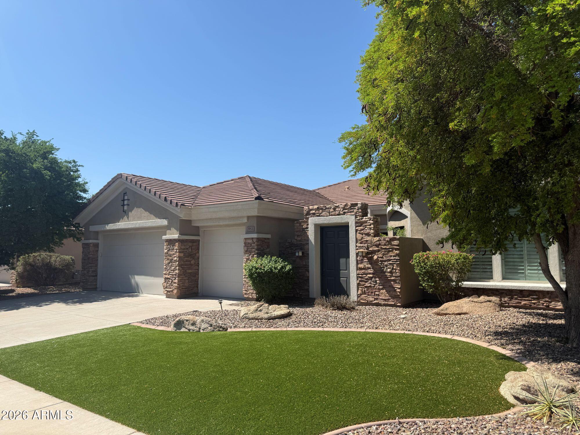 1953 W Eastman Court — photo