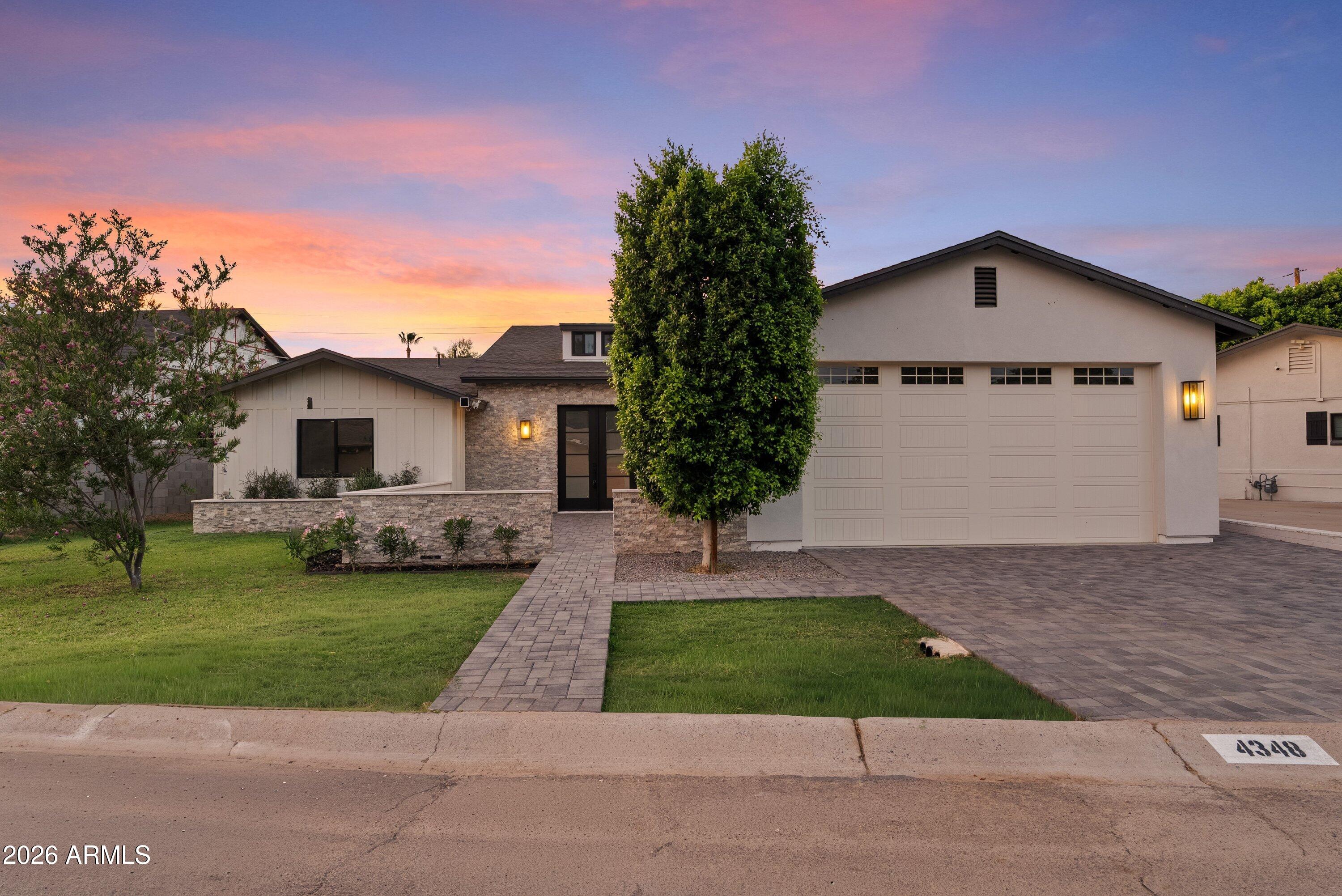 4348 E Mitchell Drive — photo