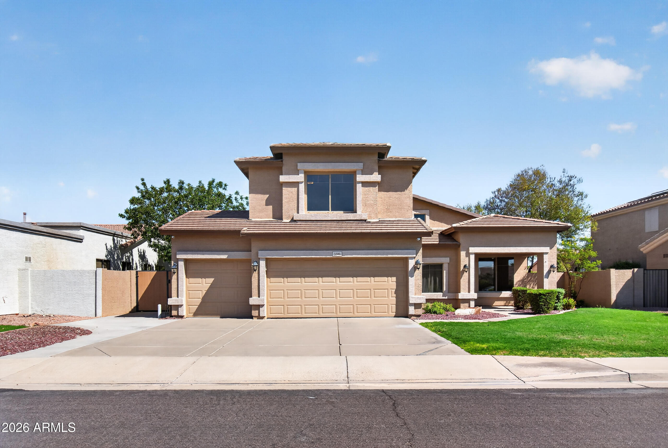 3316 E Maplewood Street — photo
