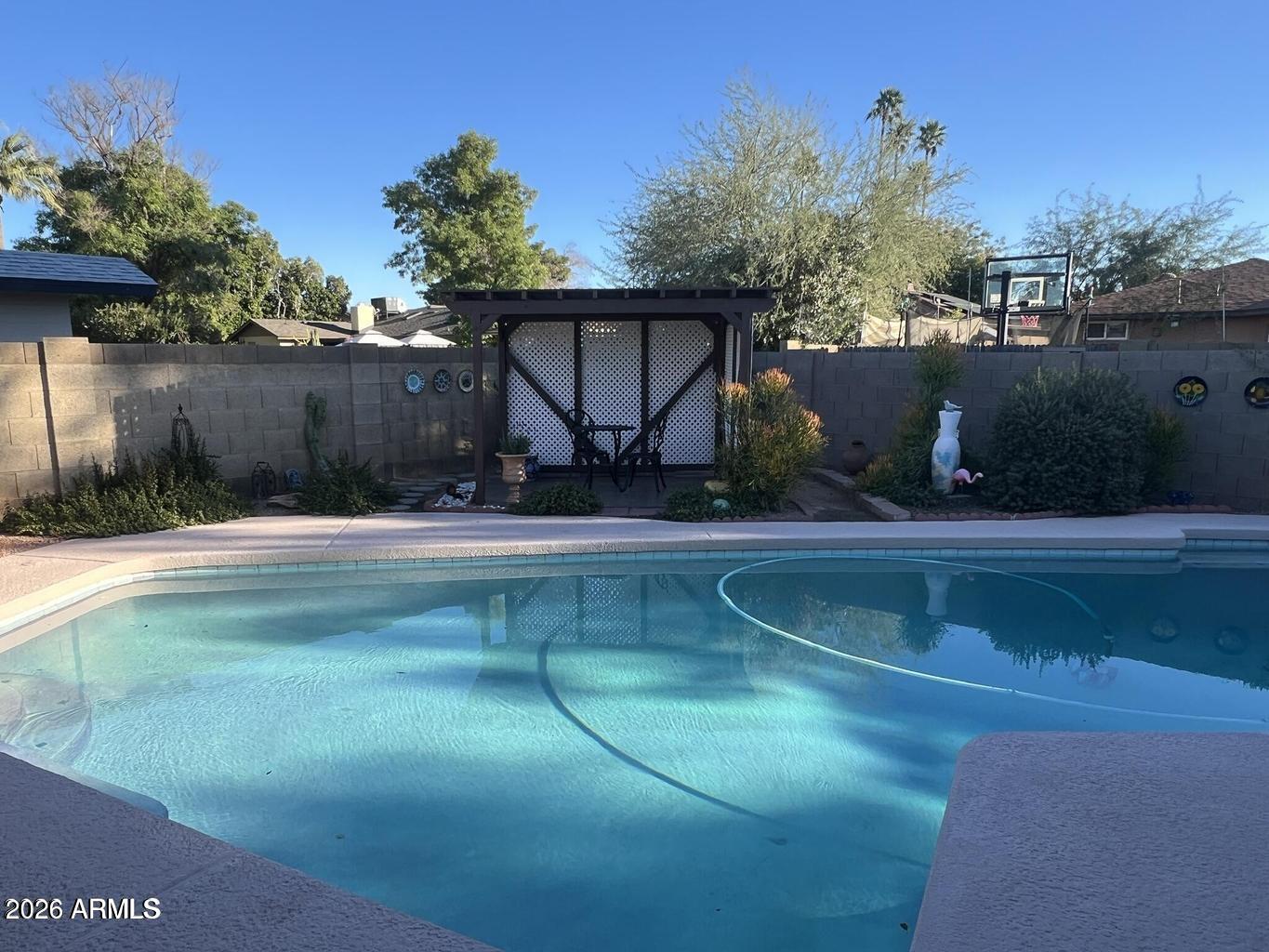 1701 E Julie Drive — photo