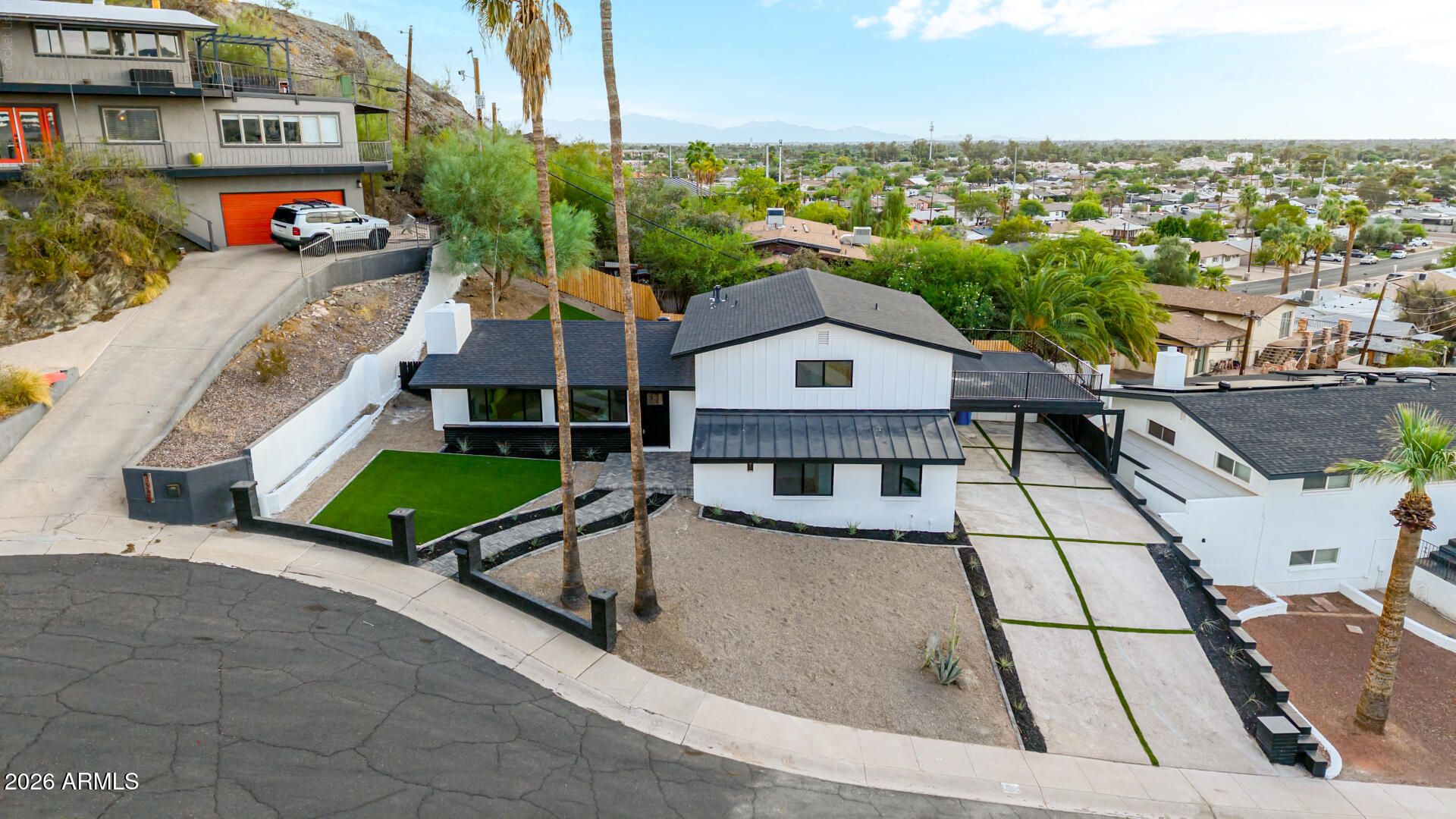 1315 E Echo Lane — photo