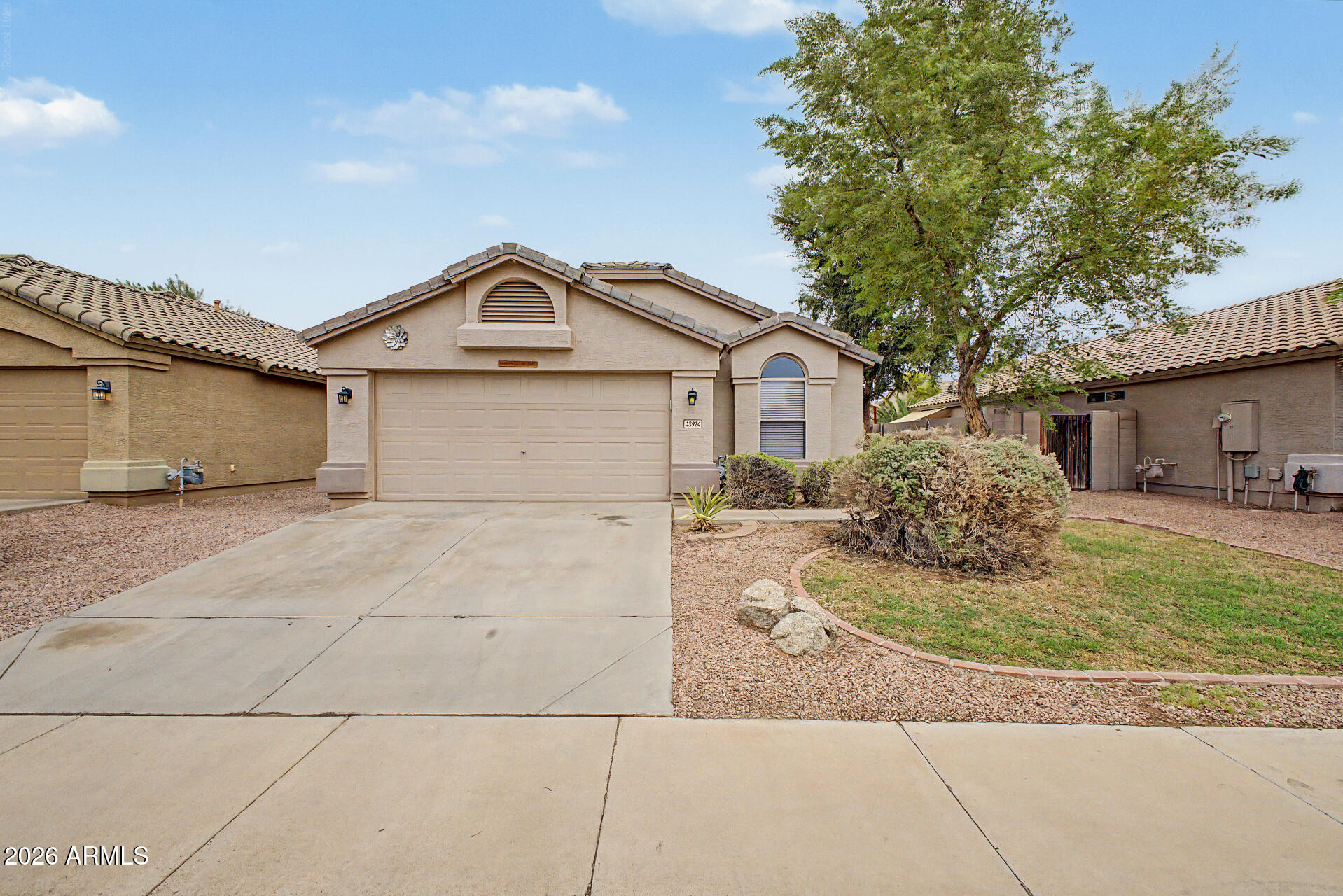 43924 W Cahill Drive — photo