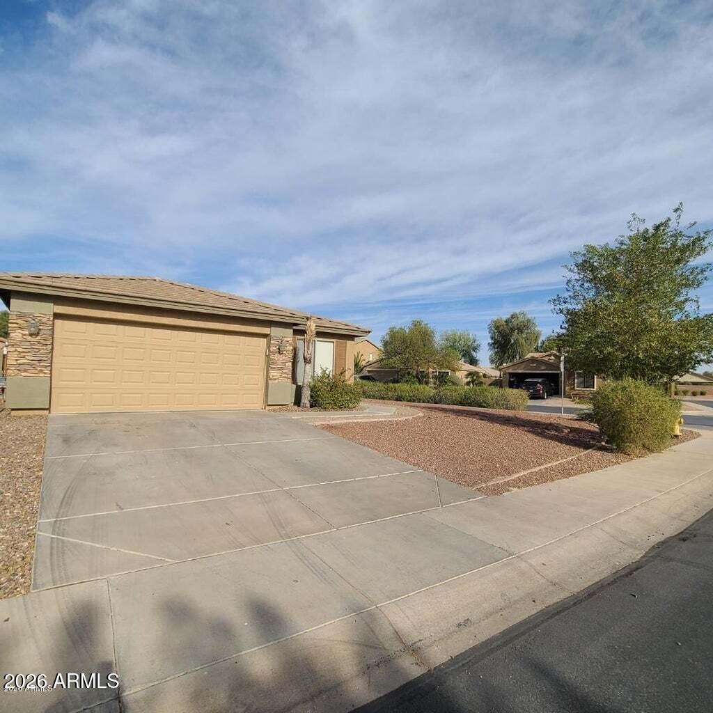 43540 W Bedford Drive — photo