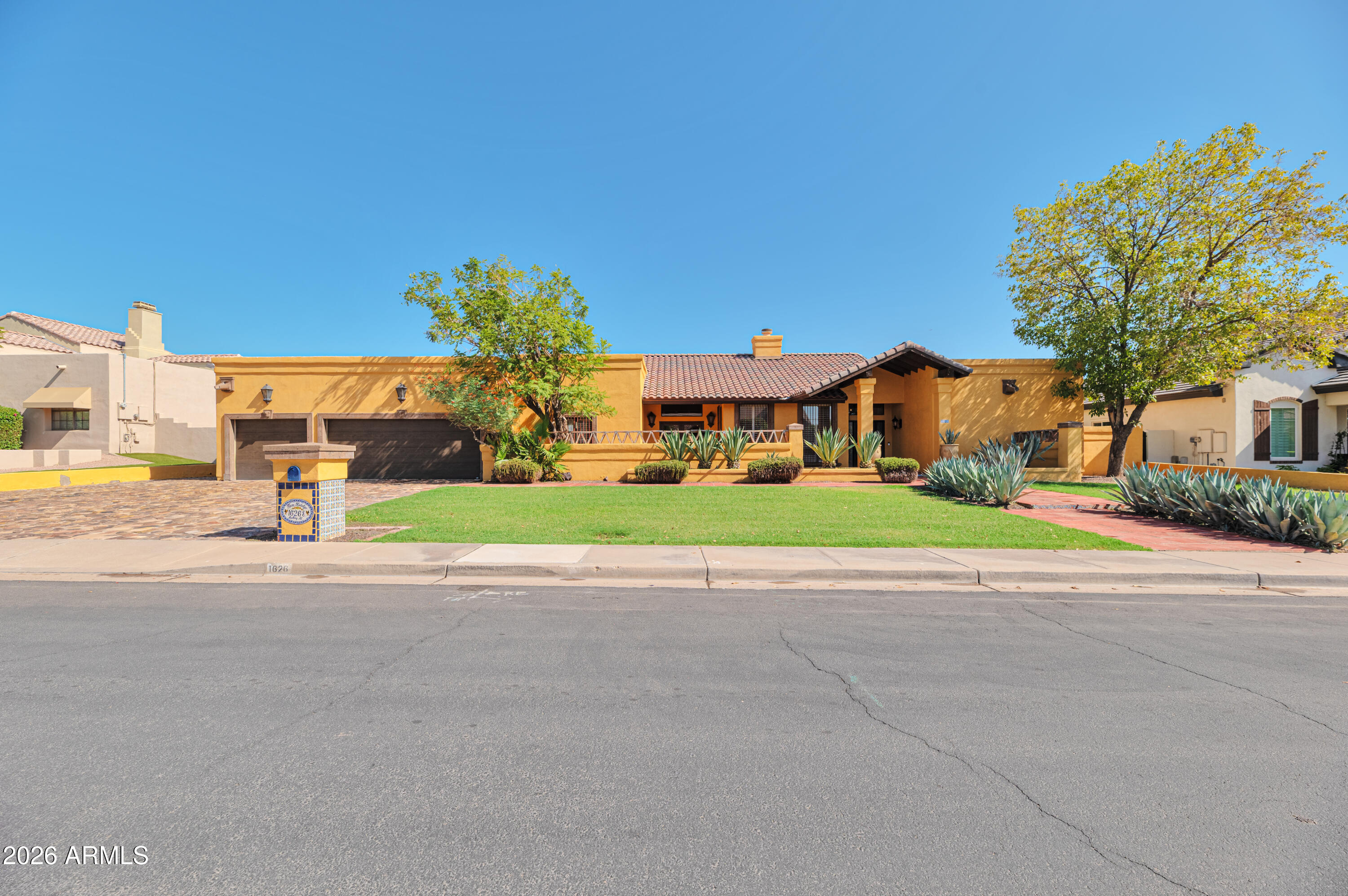 1626 E Mallory Street — photo
