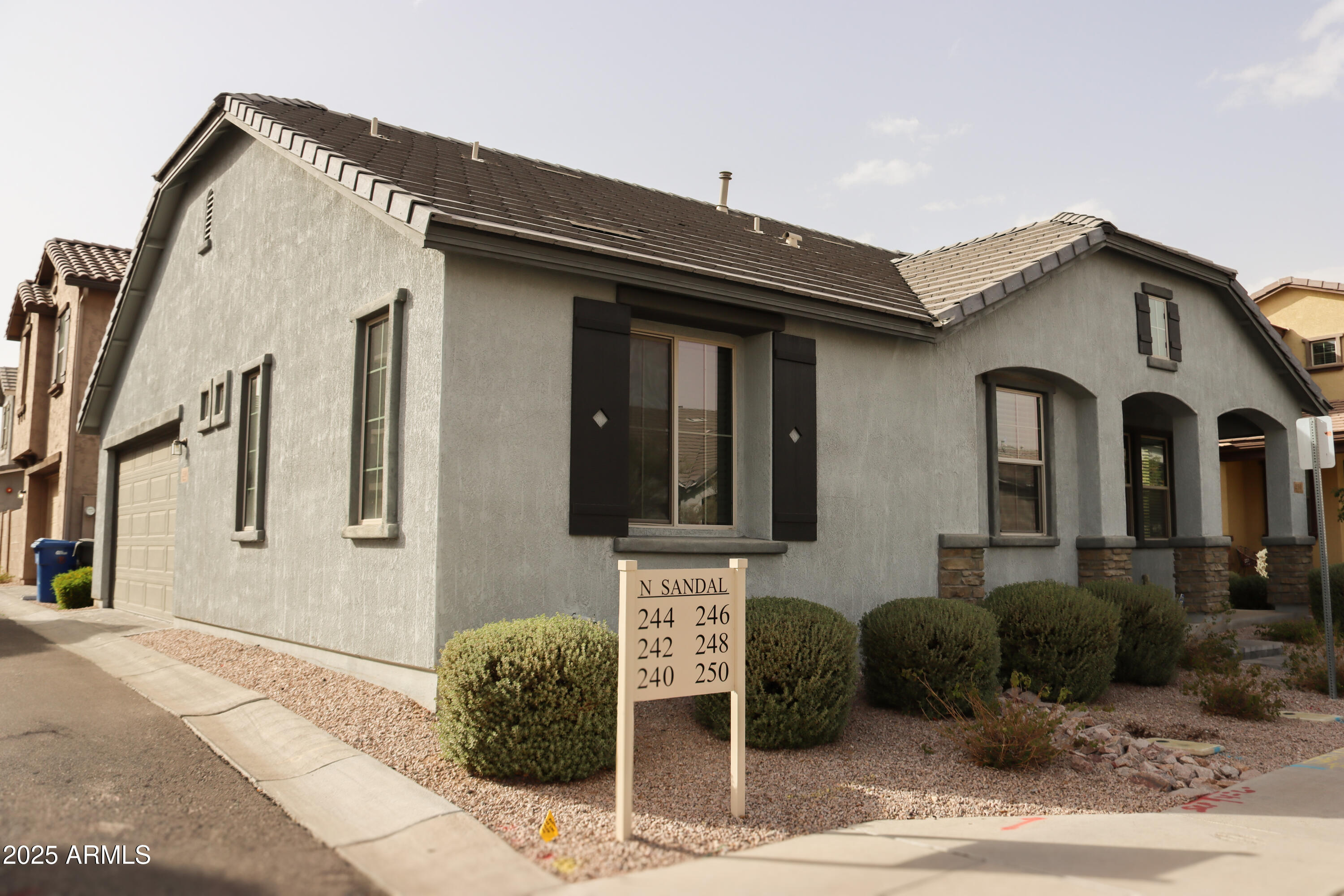 250 N Sandal — photo